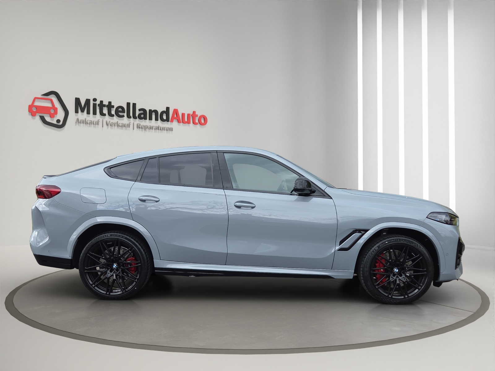 BMW X6M Steptronic M Competition-showroom-element-3