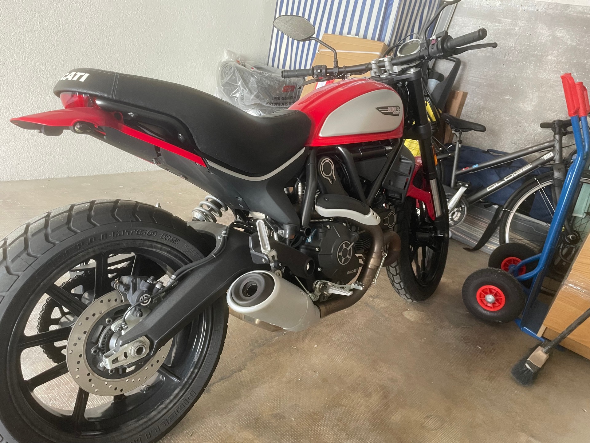 DUCATI Icon-image-1