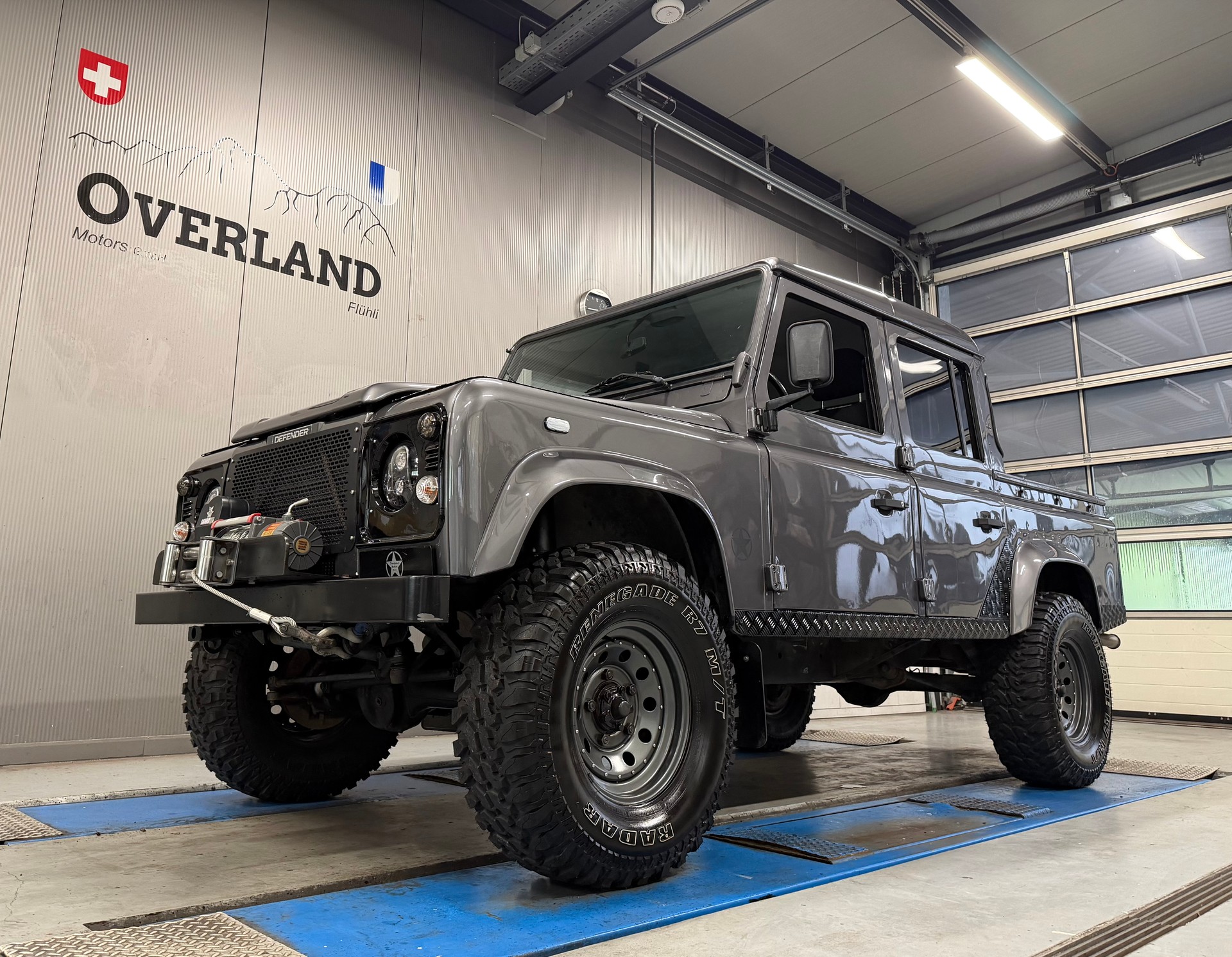 LAND ROVER Defender 110 2.5Td5-image-12