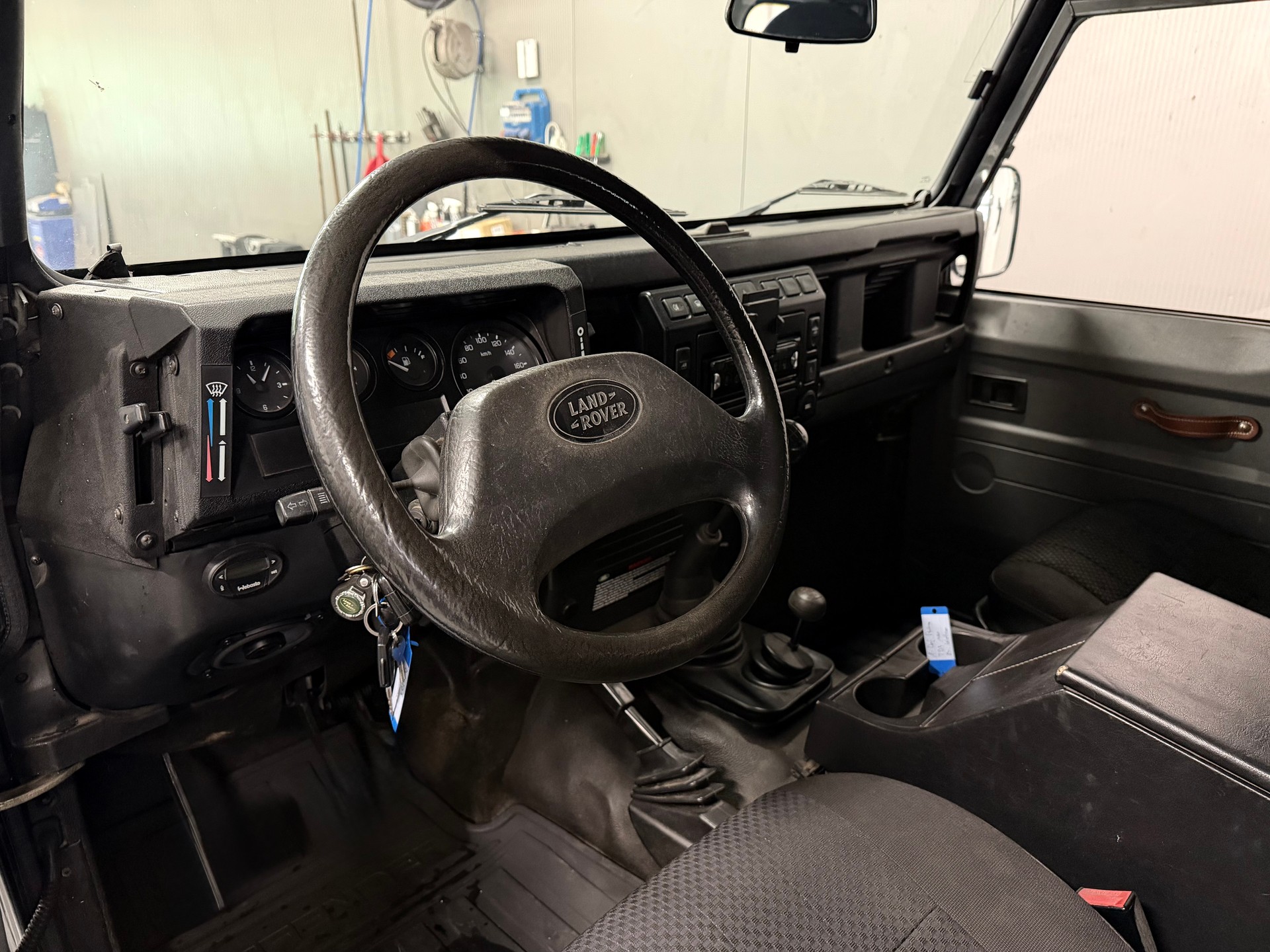 LAND ROVER Defender 110 2.5Td5-image-8
