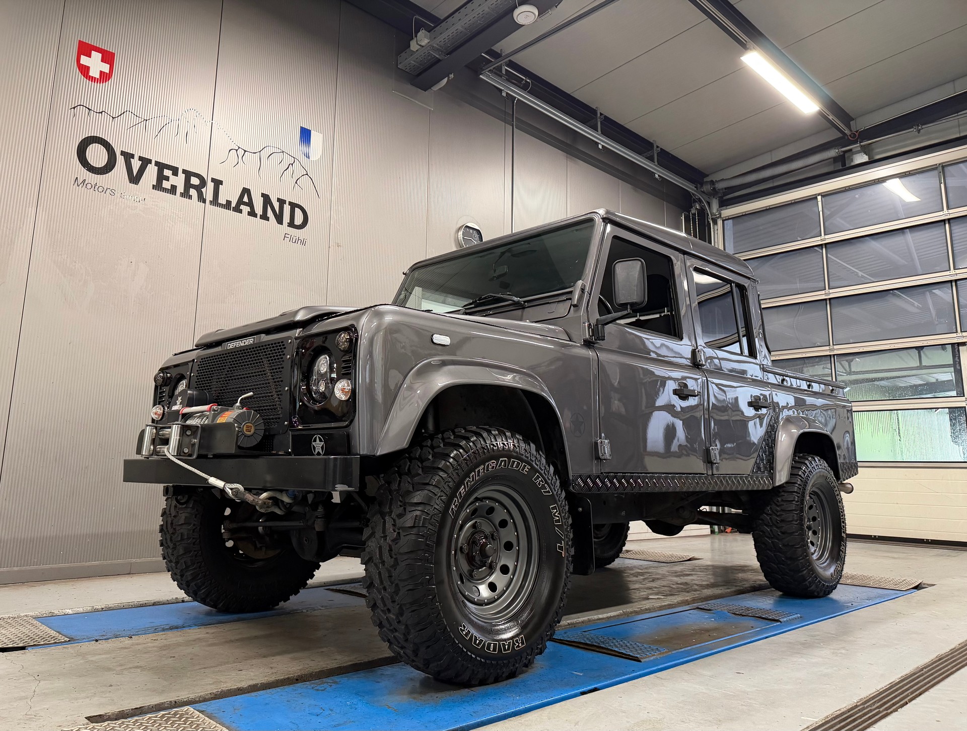 LAND ROVER Defender 110 2.5Td5-image-6