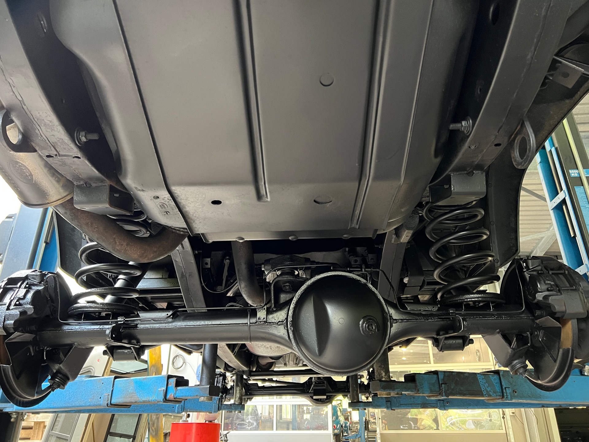LAND ROVER Defender 110 2.5Td5-image-14