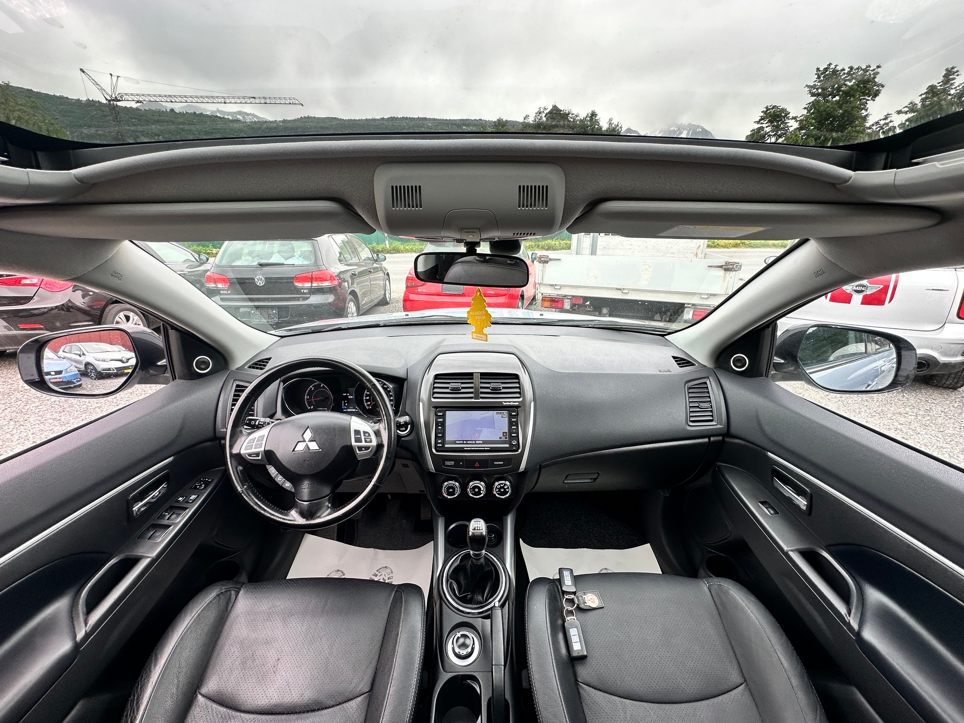 MITSUBISHI ASX 1.8 DID Navigator 4WD-image-9