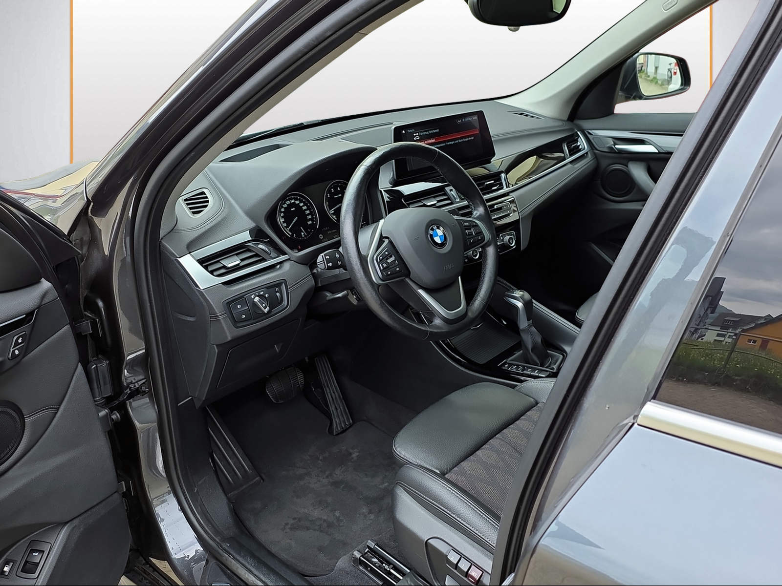 BMW X1 xDrive 25e xLine Steptronic-image-5