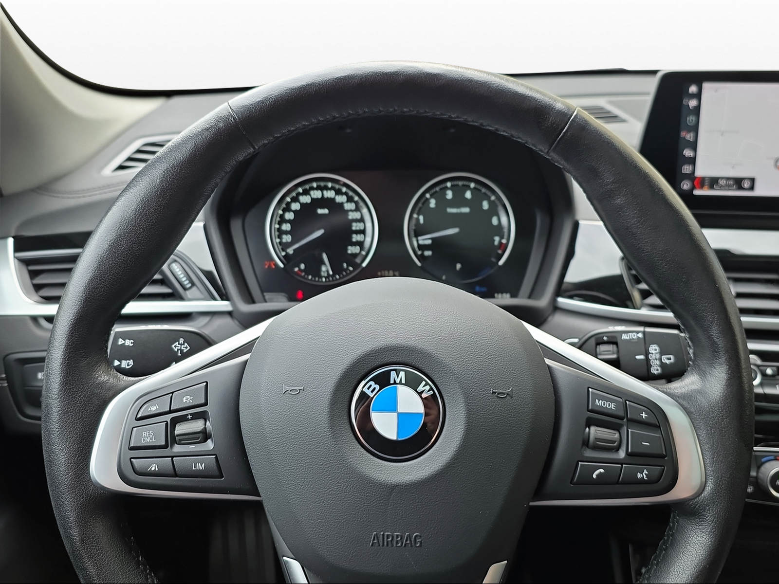 BMW X1 xDrive 25e xLine Steptronic-image-4