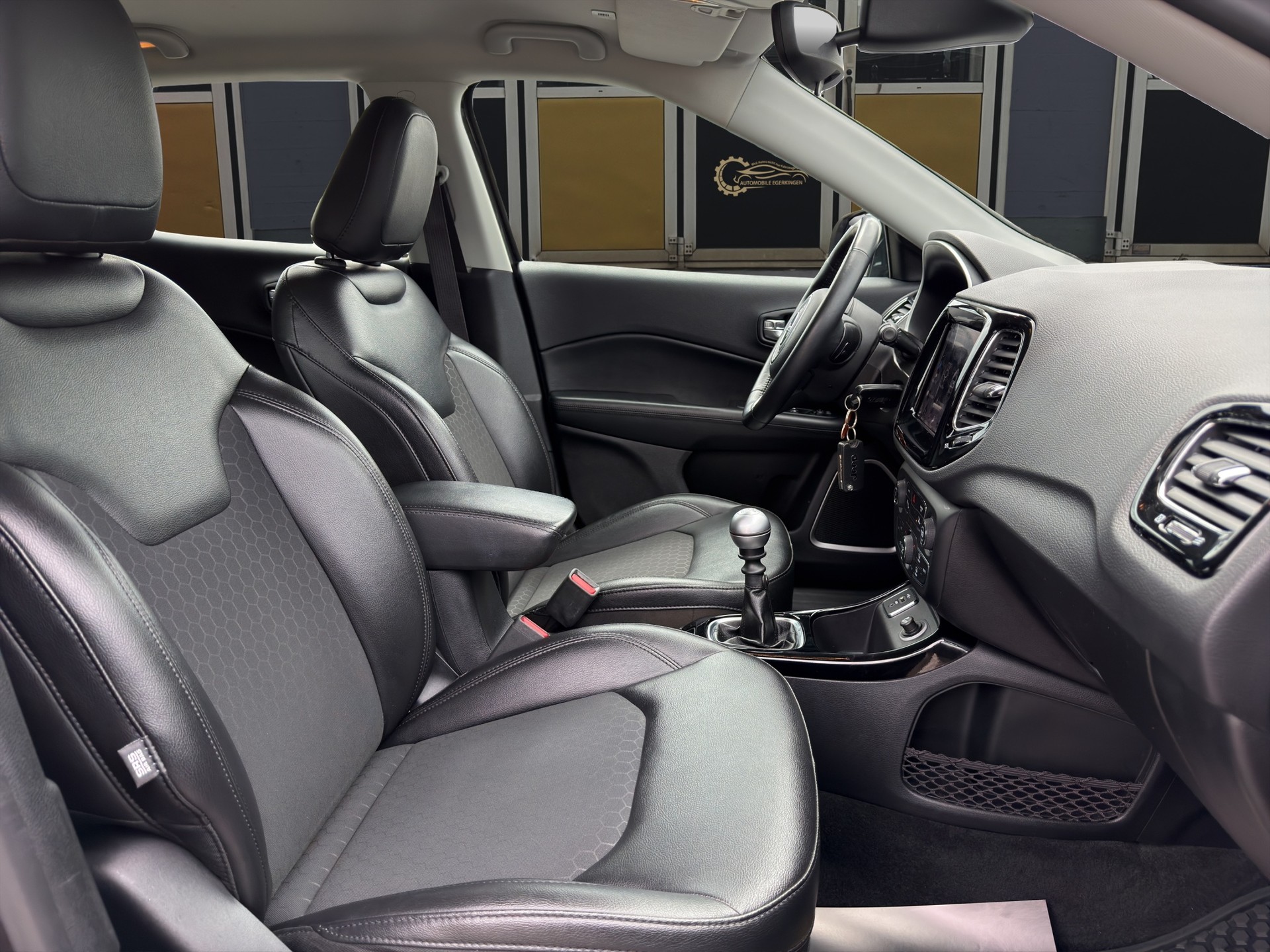 JEEP Compass 1.4 Turbo Night Eagle-image-9