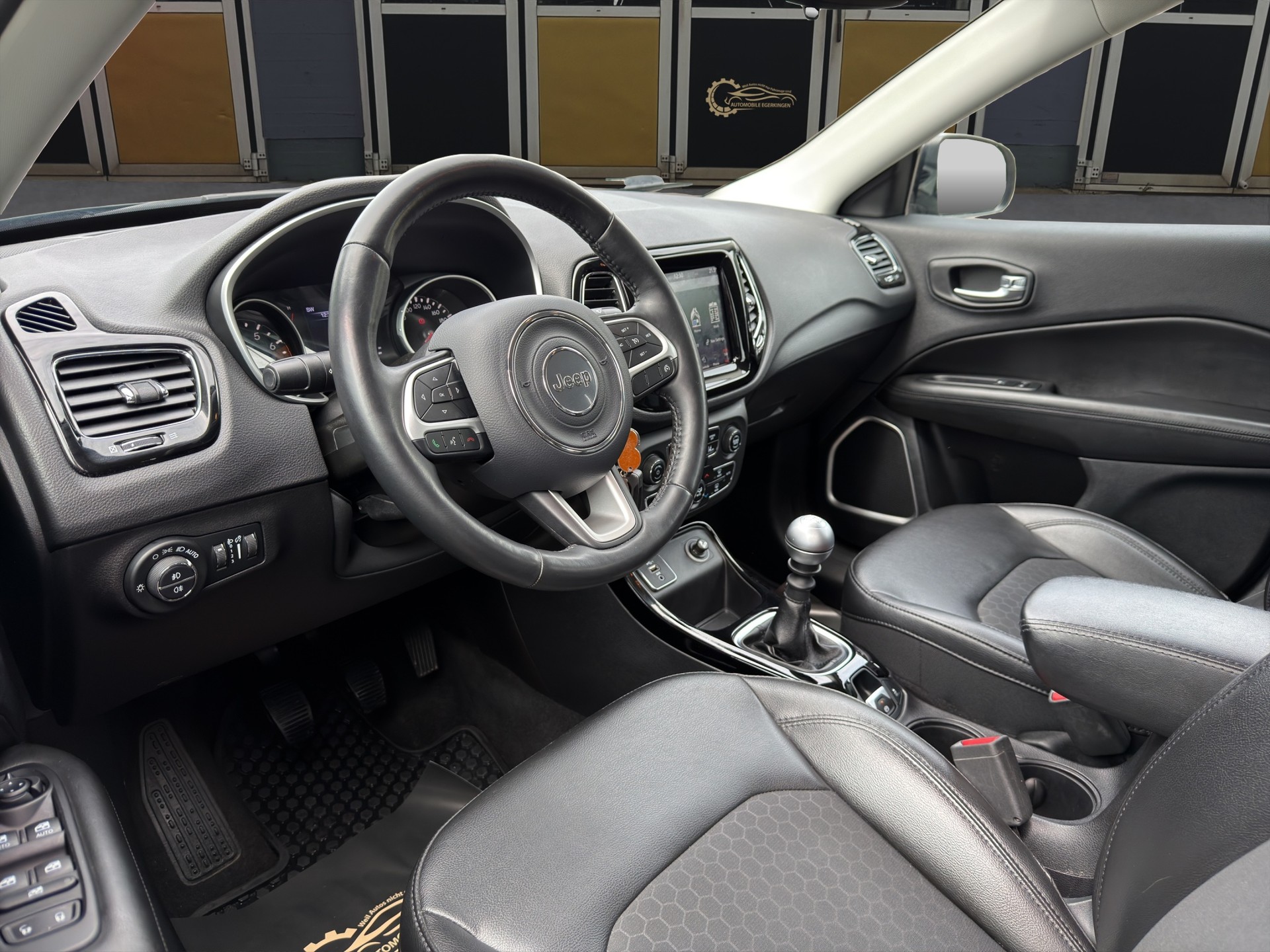 JEEP Compass 1.4 Turbo Night Eagle-image-8