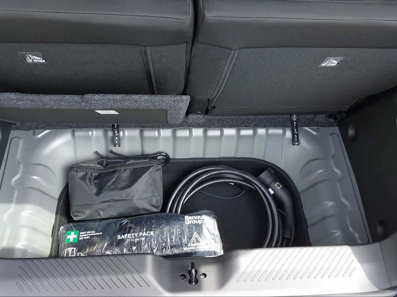 RENAULT Twingo E-Tech Urban Range techno-image-8
