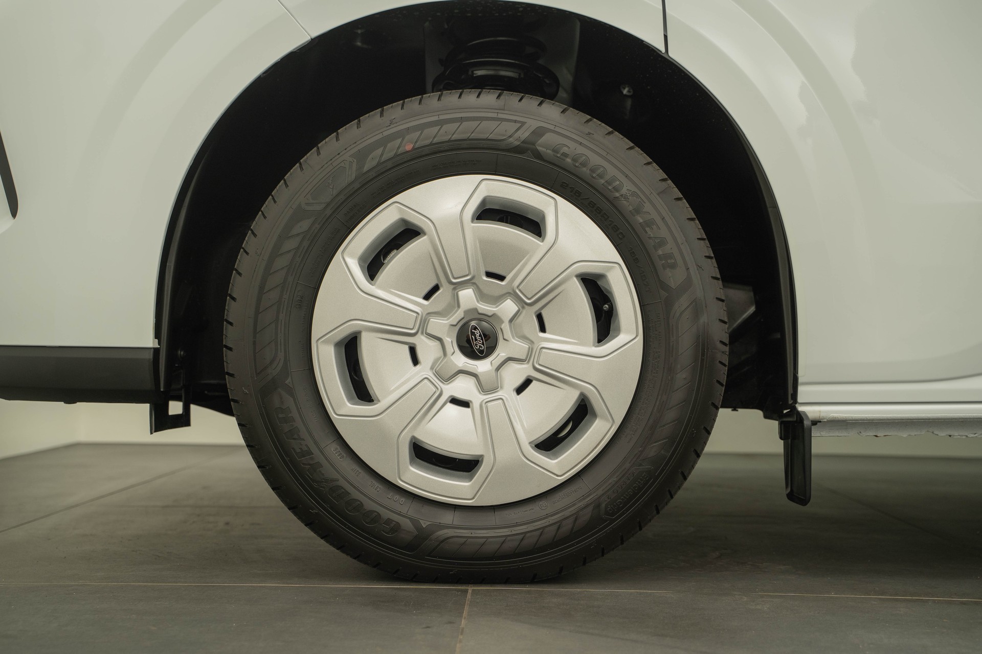 FORD Transit C Van 320 L1 2.0 EcoBlue 170 Trend 4x4-image-10