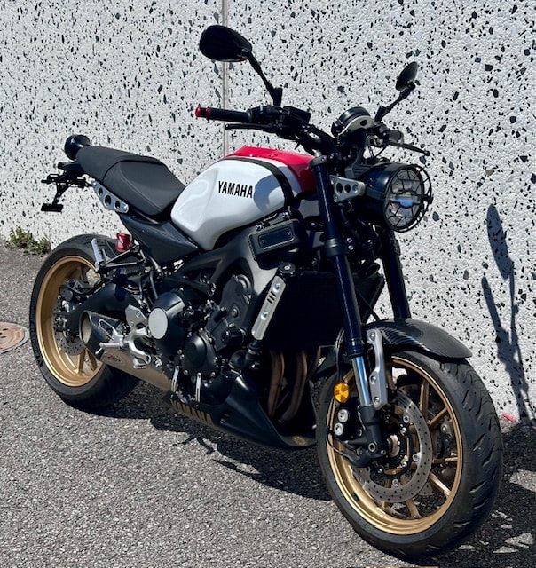 YAMAHA XSR 900-image-1