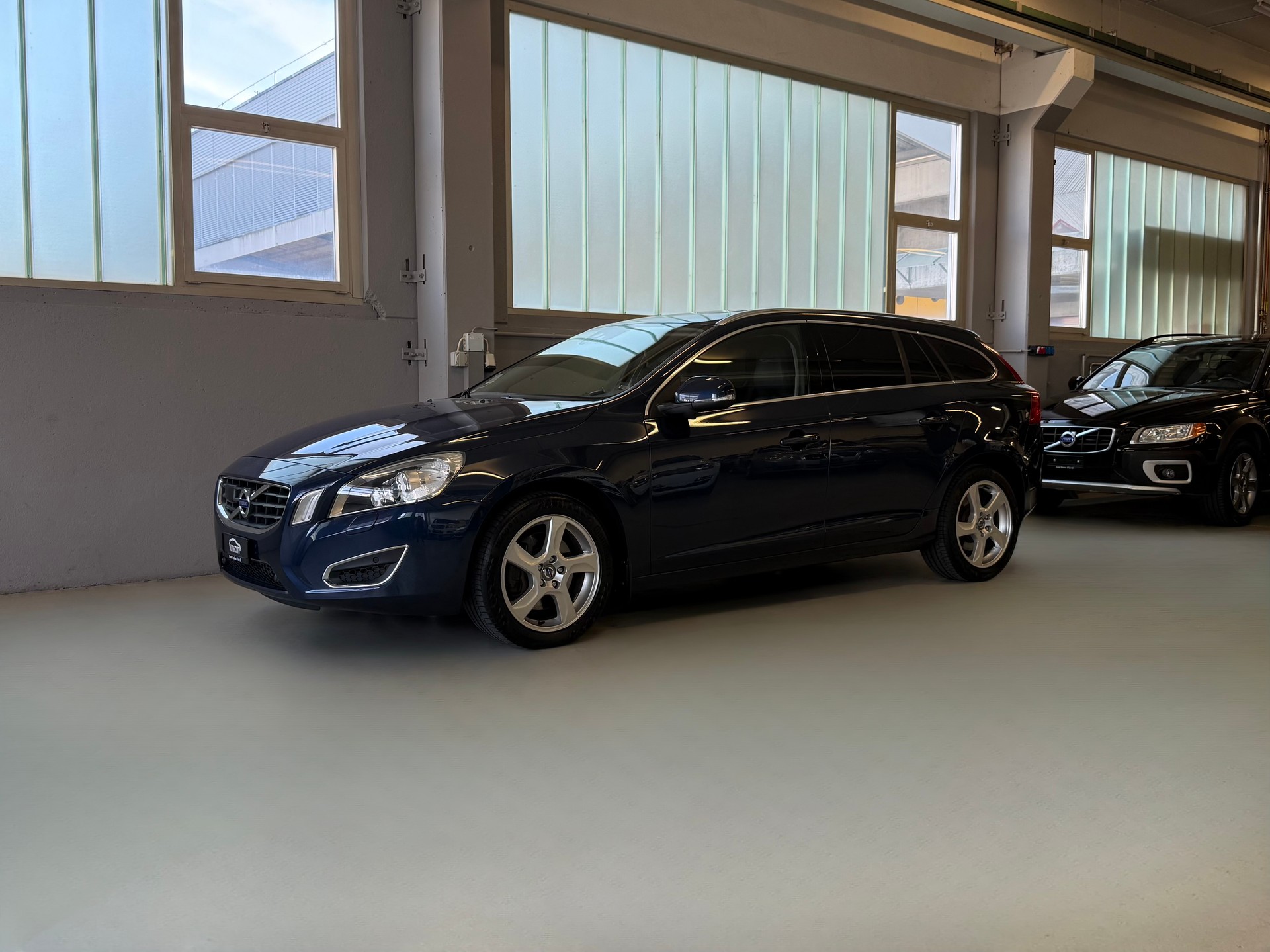 VOLVO V60 T5 Summum Powershift