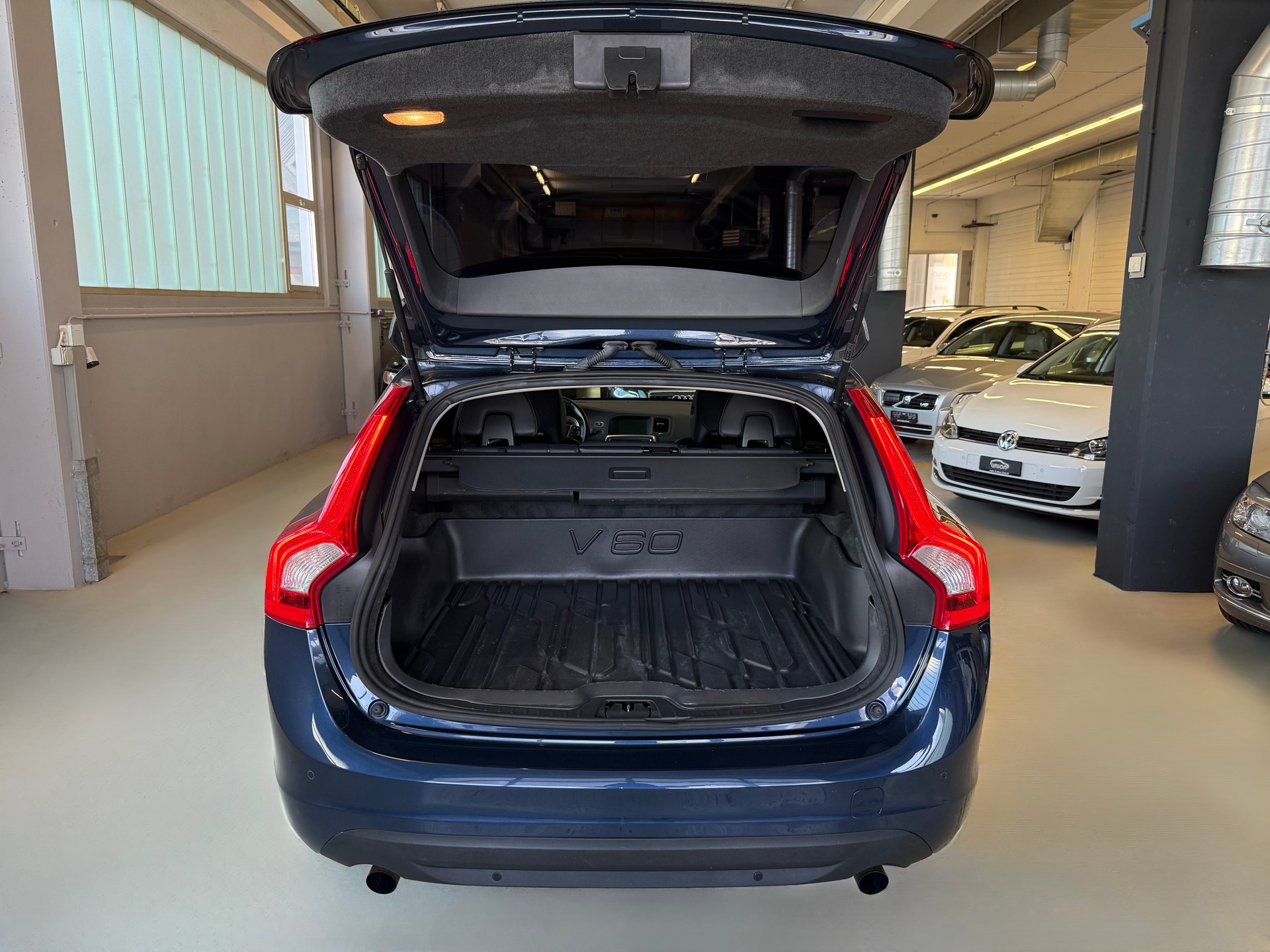 VOLVO V60 T5 Summum Powershift-image-8