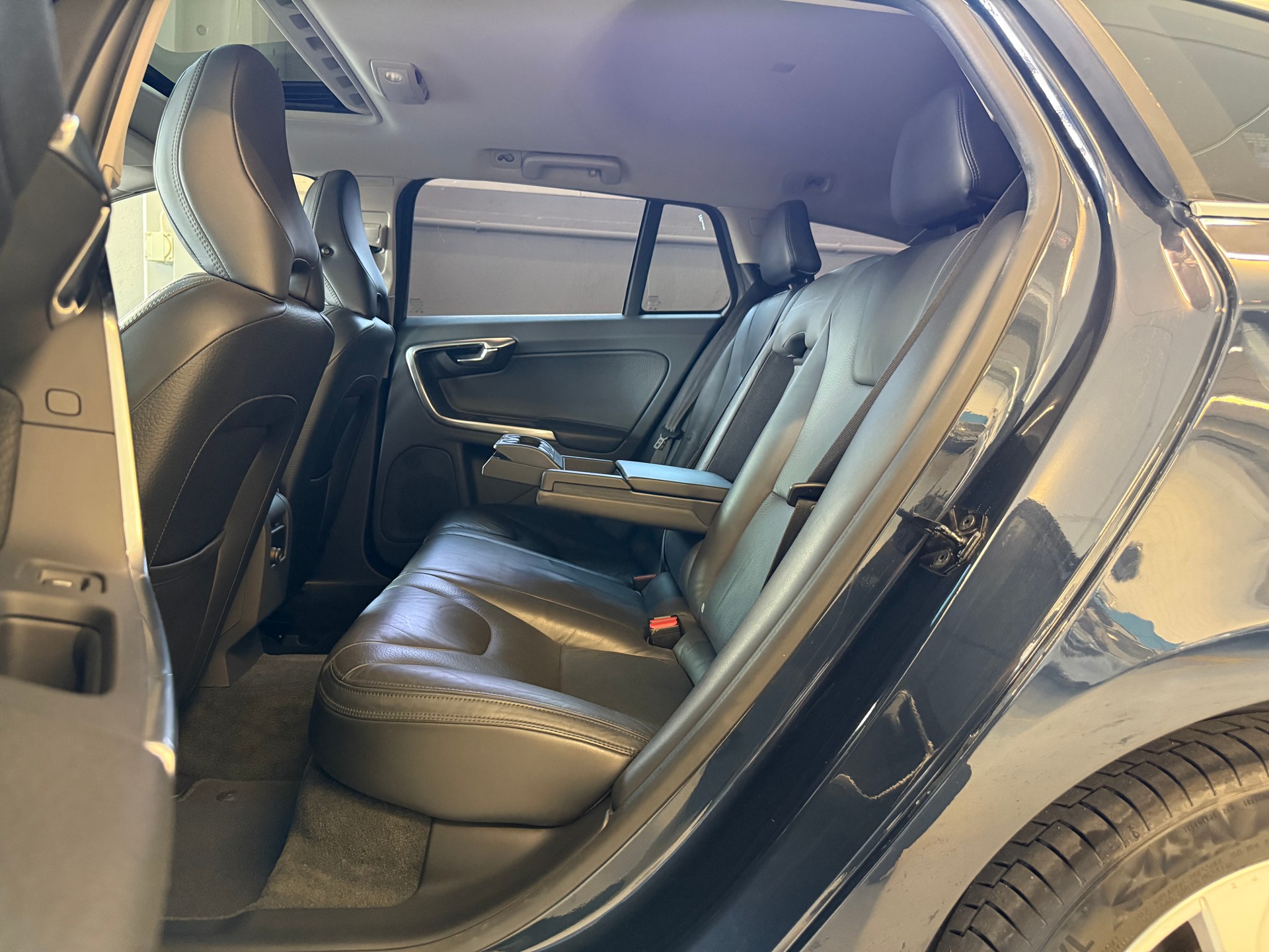 VOLVO V60 T5 Summum Powershift-image-10