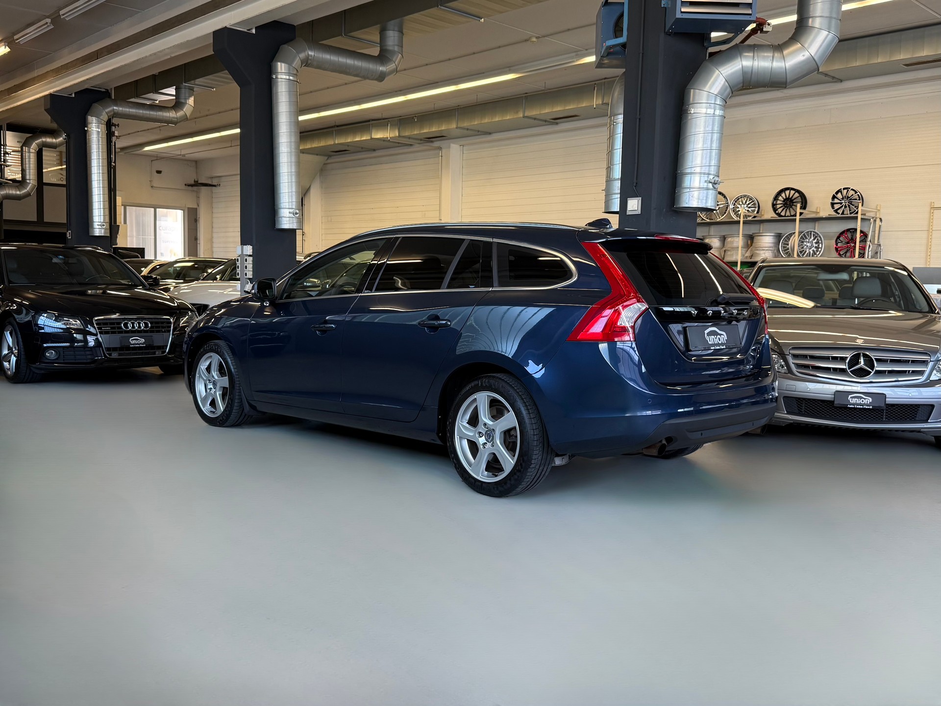 VOLVO V60 T5 Summum Powershift-image-6