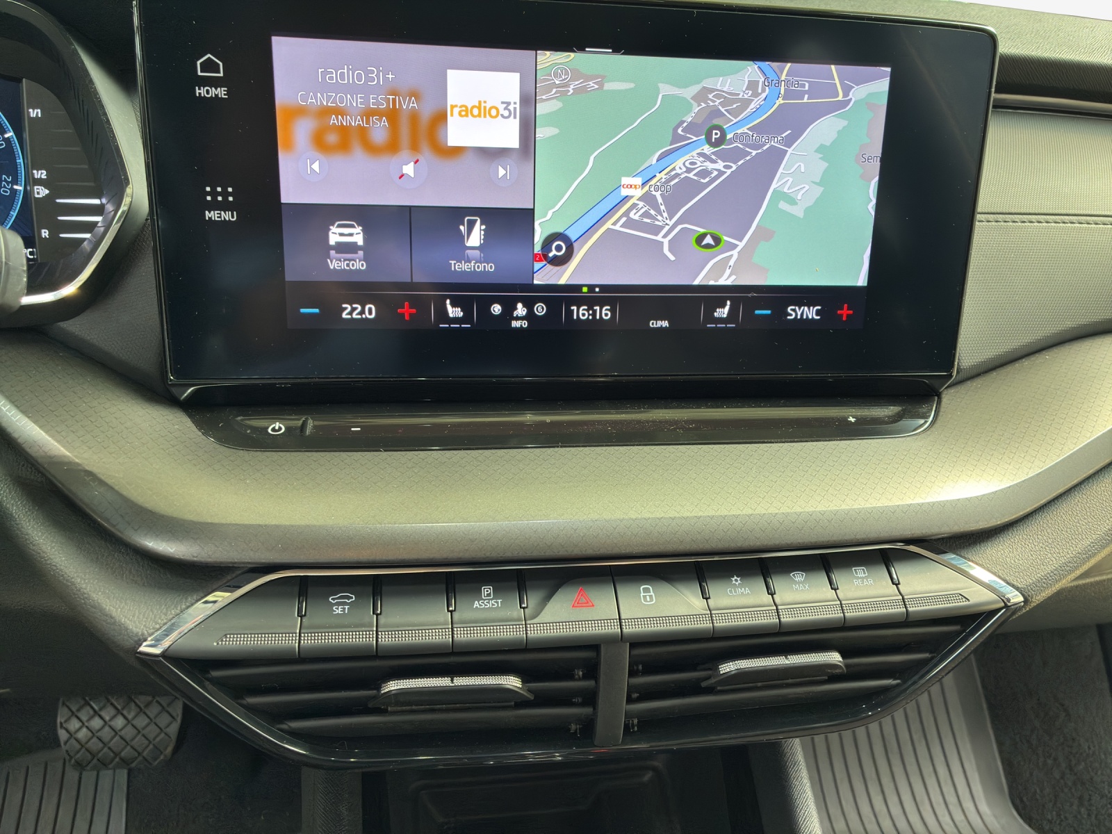 SKODA Octavia Combi 2.0 TDI DSG Ambition 4x4-image-10