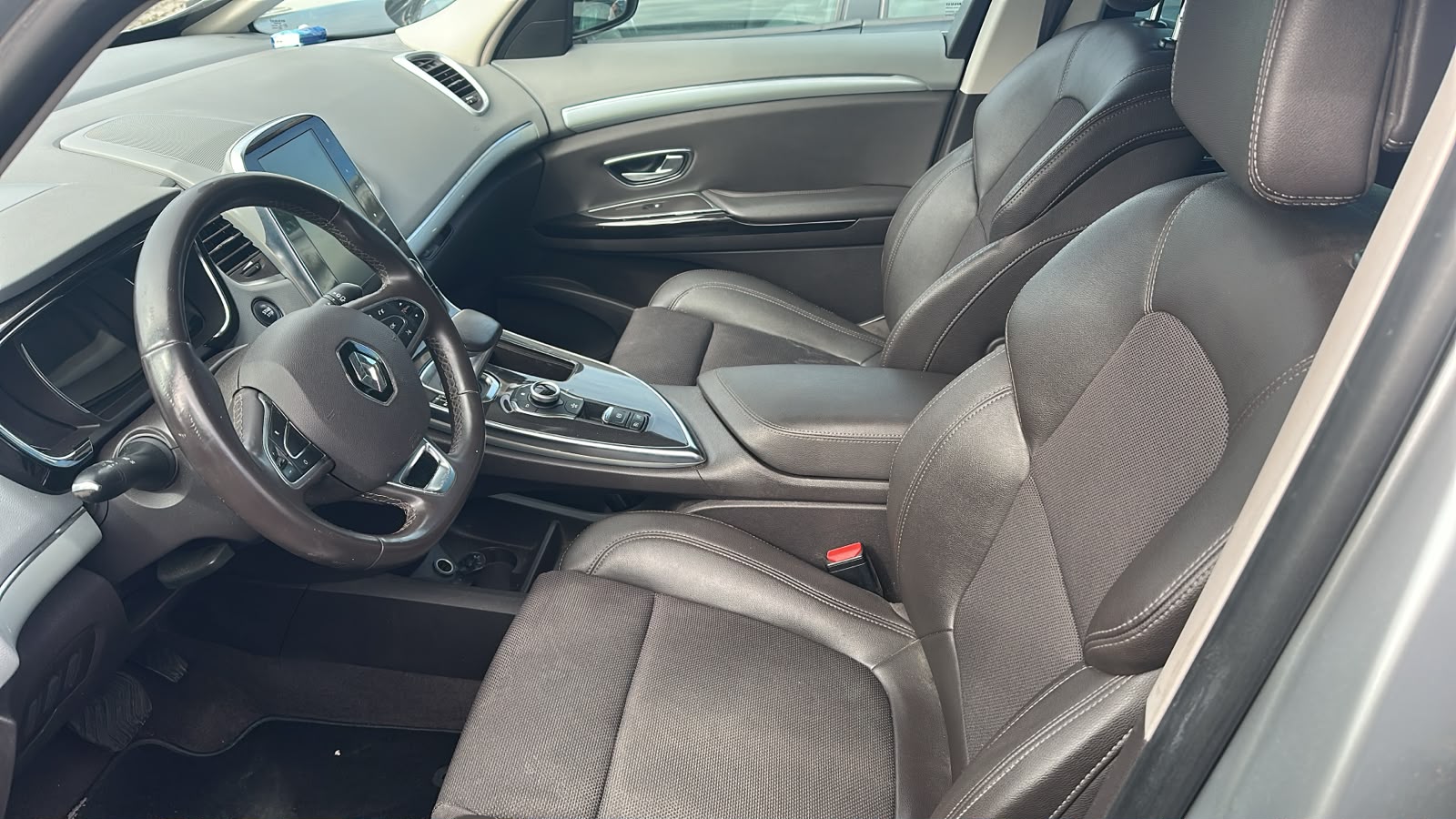 RENAULT Espace 1.6 TCe Intens EDC-image-10