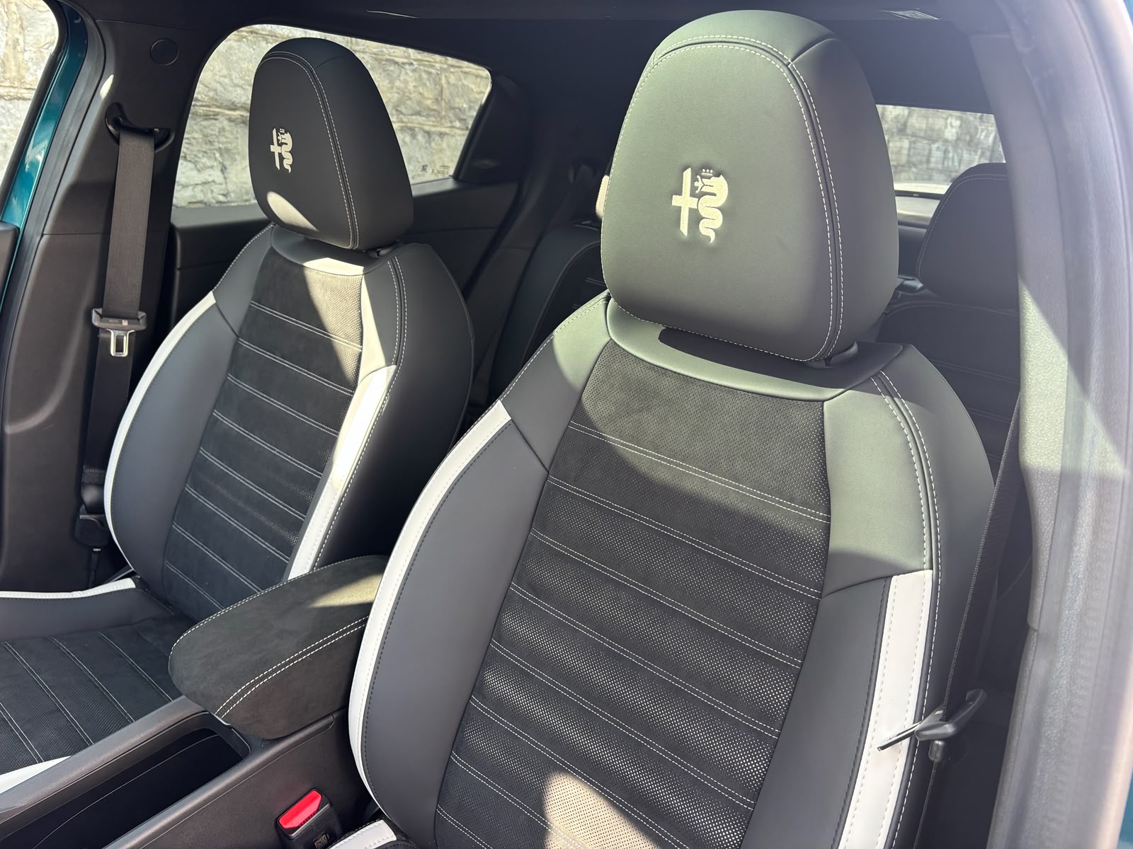 ALFA ROMEO Junior 1.2 48V Hybrid Q4 Sport Spéciale-image-9