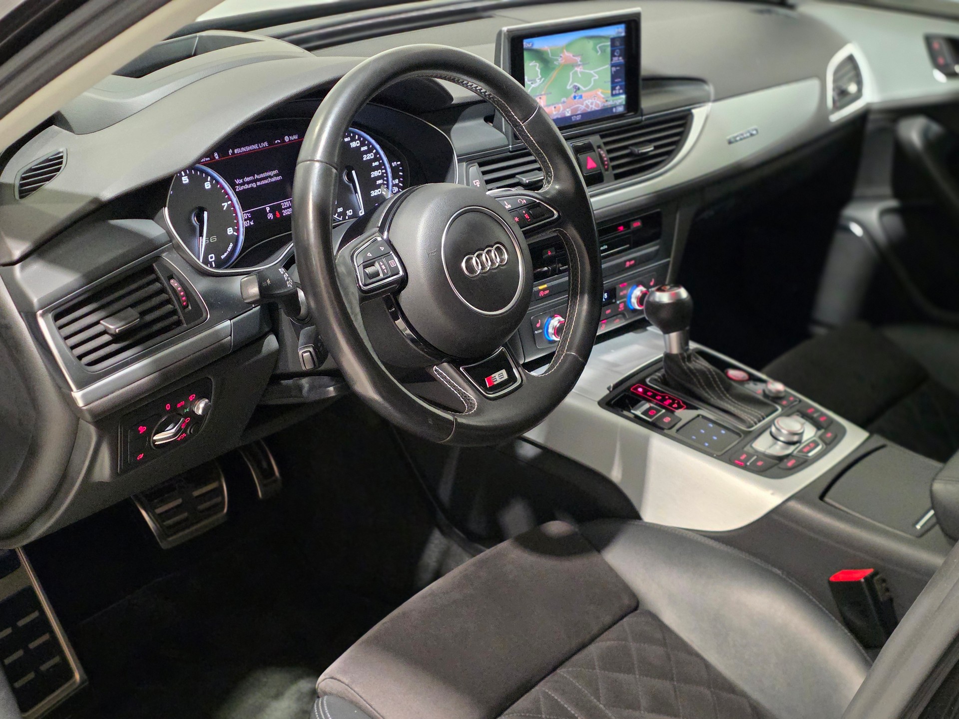AUDI S6 Avant 4.0 TFSI V8 quattro S-tronic-image-6