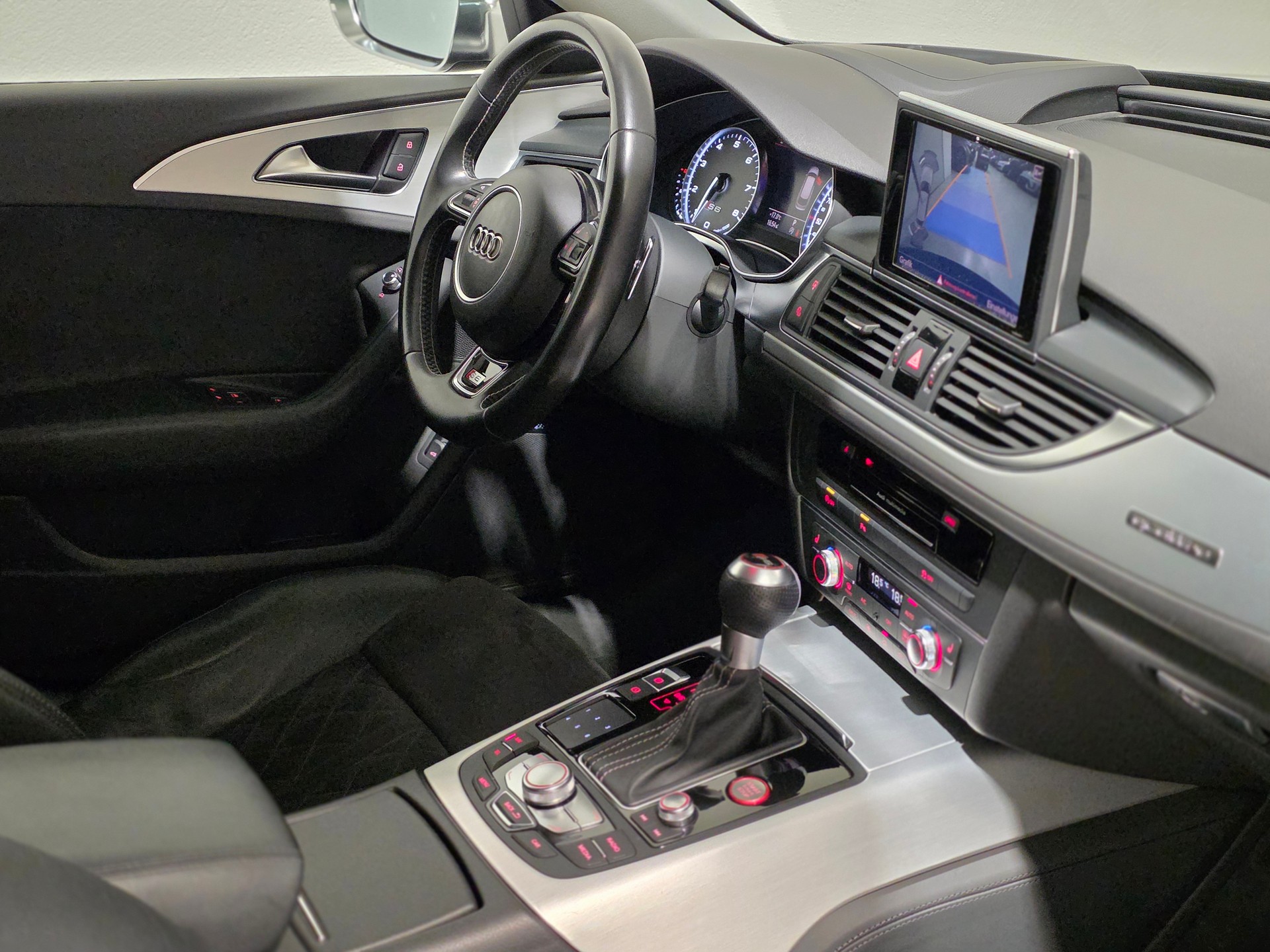 AUDI S6 Avant 4.0 TFSI V8 quattro S-tronic-image-21