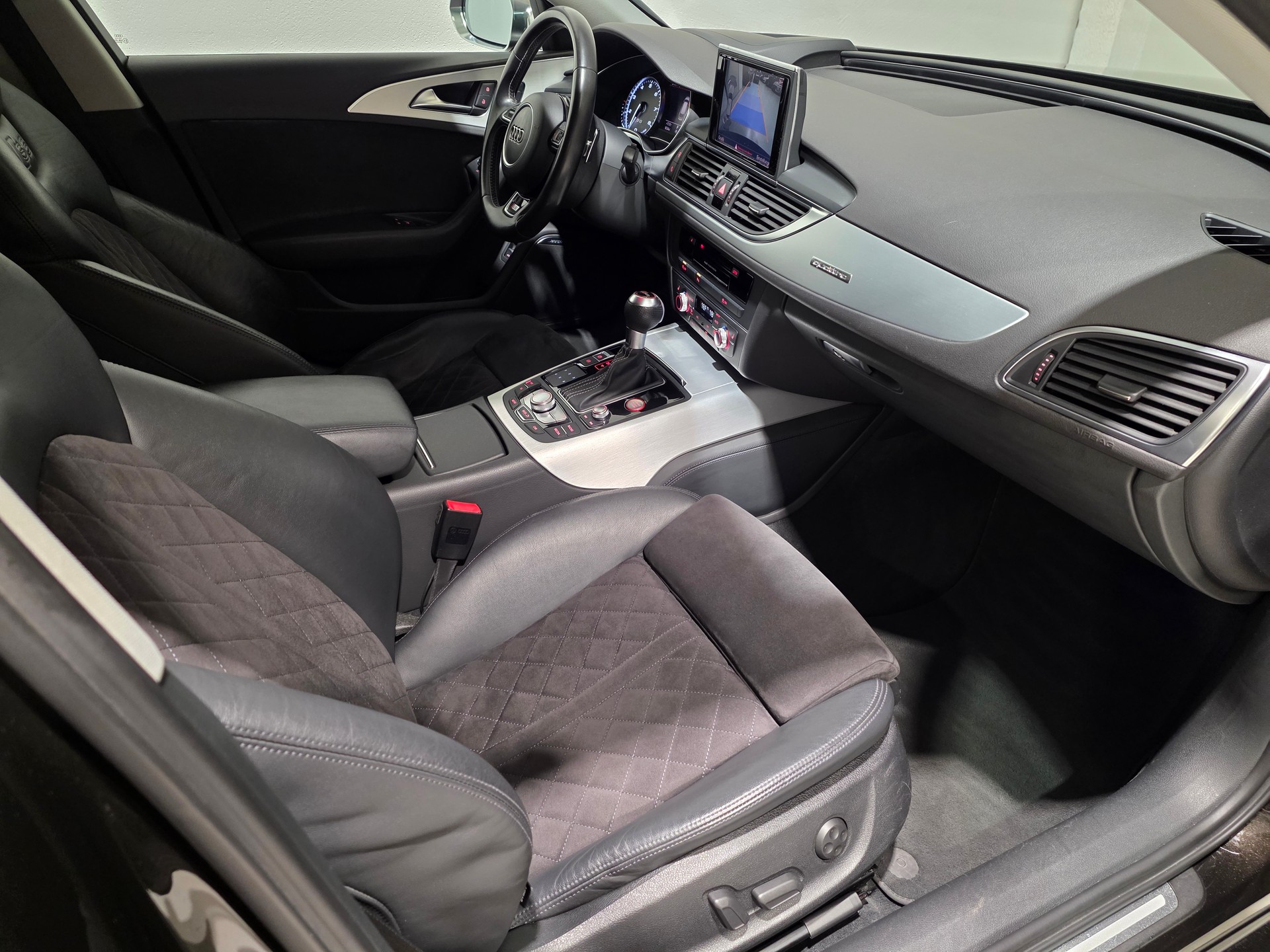 AUDI S6 Avant 4.0 TFSI V8 quattro S-tronic-image-22