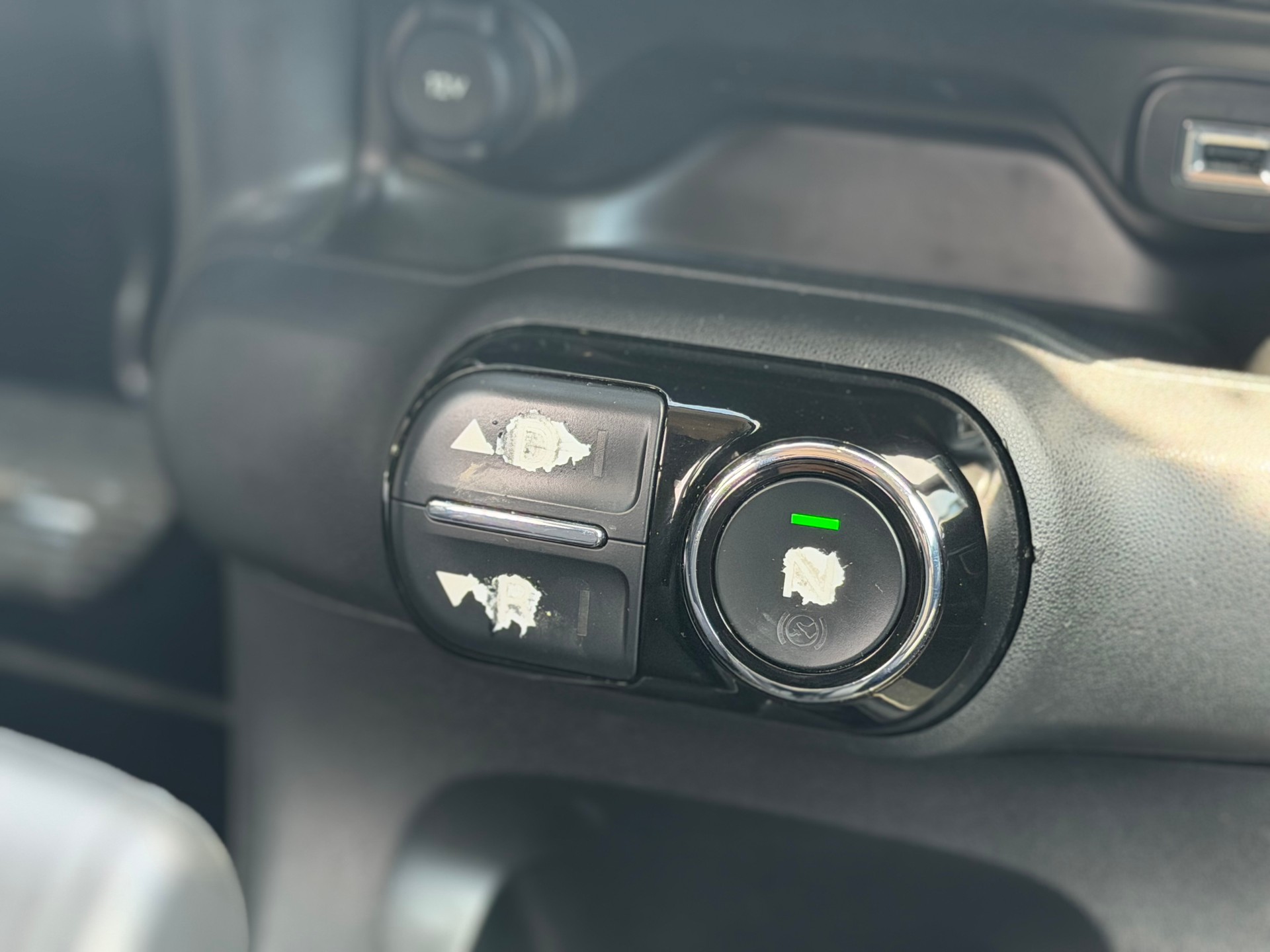 CITROEN C4 Cactus 1.2 e-VTi Shine ETG-image-11