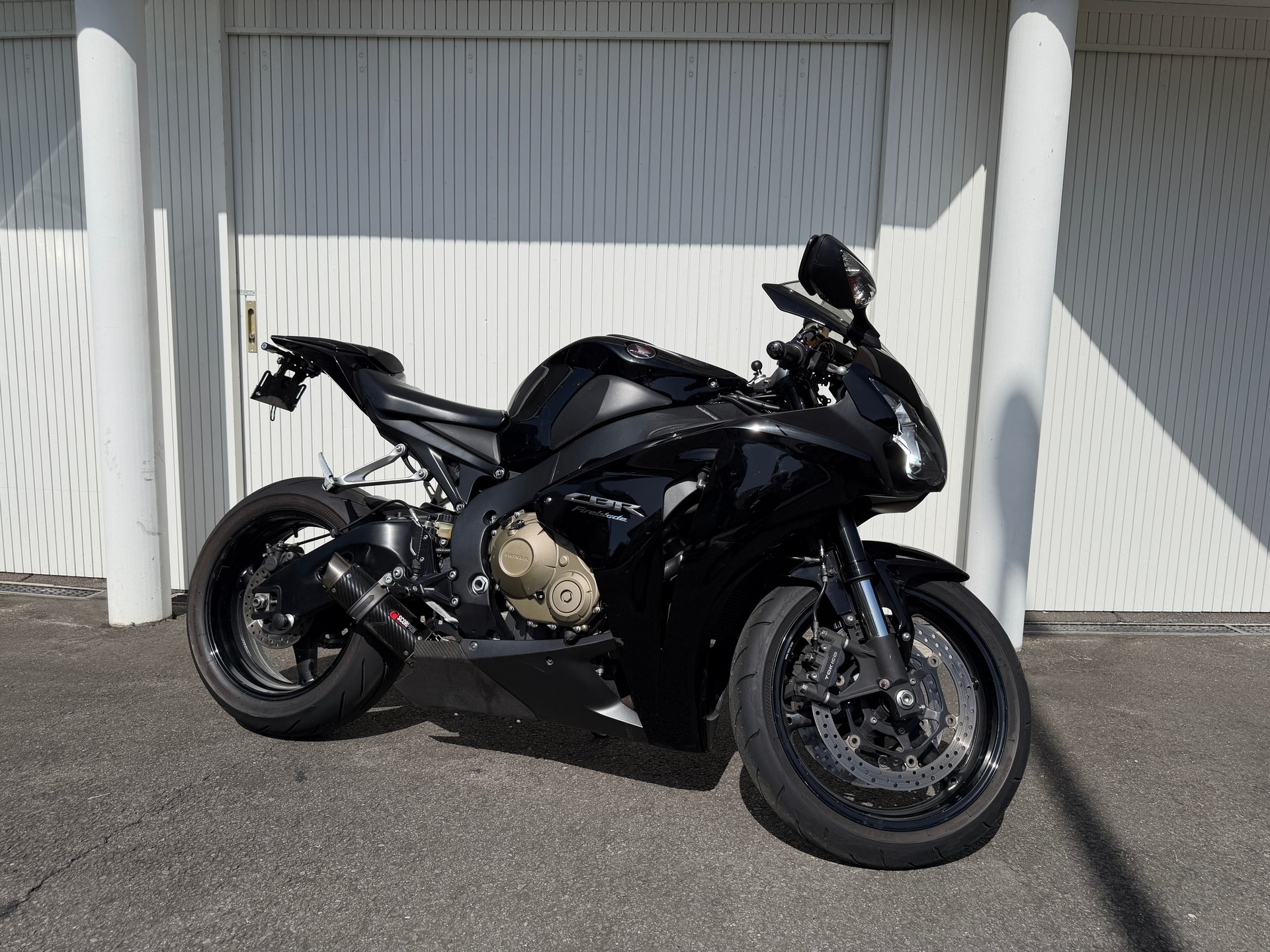HONDA CBR 1000 RR Fireblade-image-2