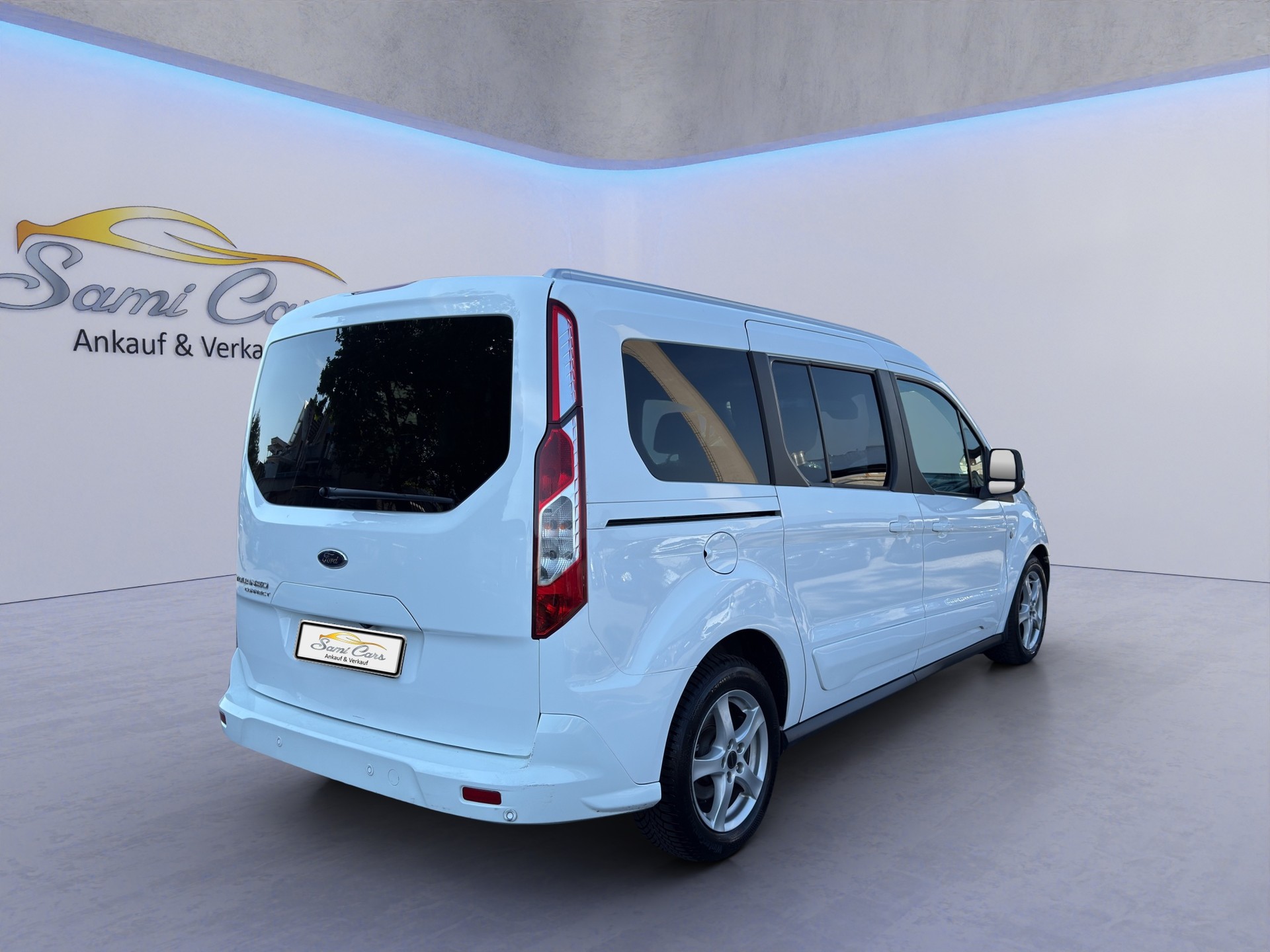 FORD Grand Tourneo Connect 1.5 TDCi Trend Powershift-showroom-element-1