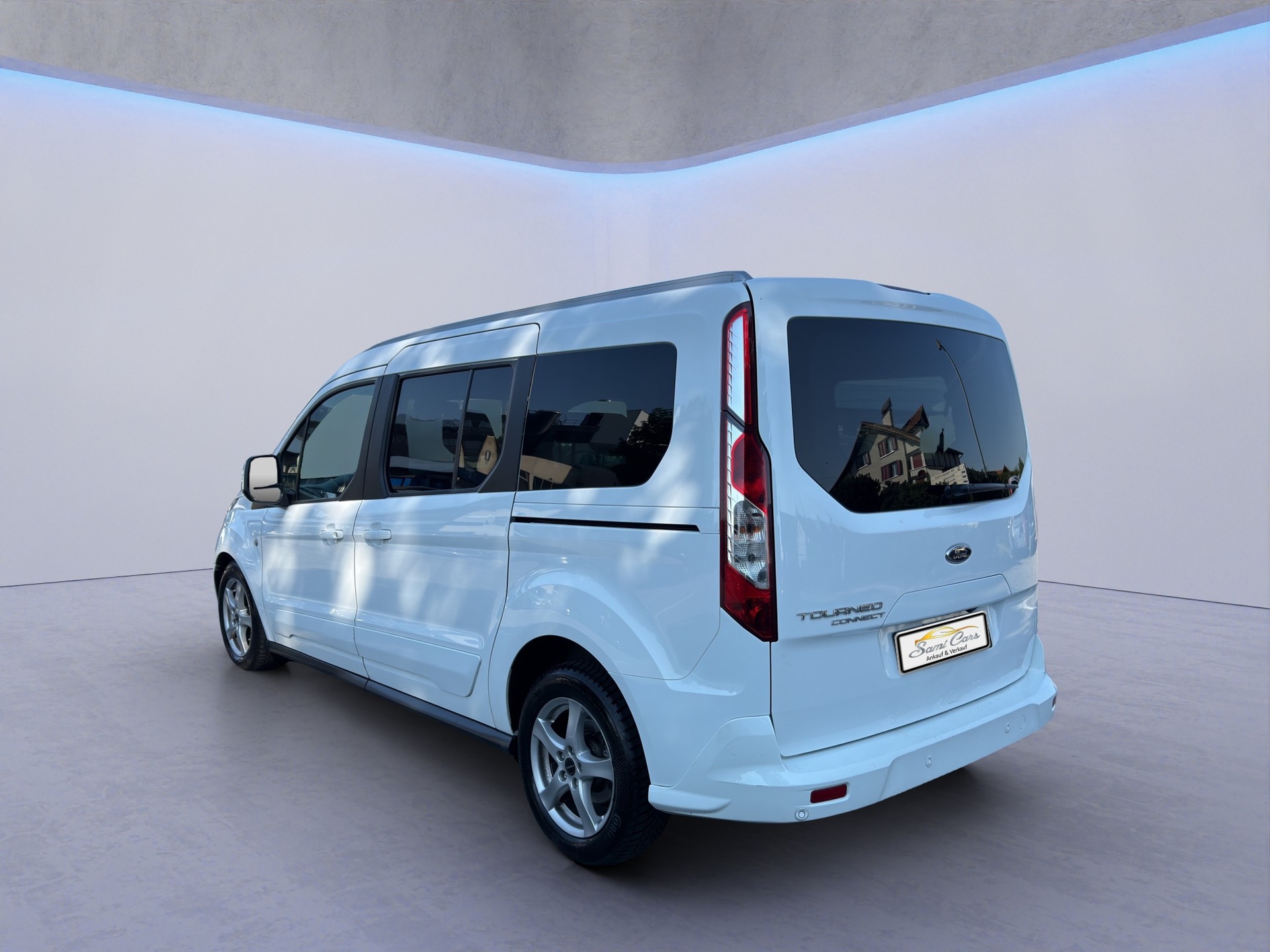 FORD Grand Tourneo Connect 1.5 TDCi Trend Powershift-showroom-element-3