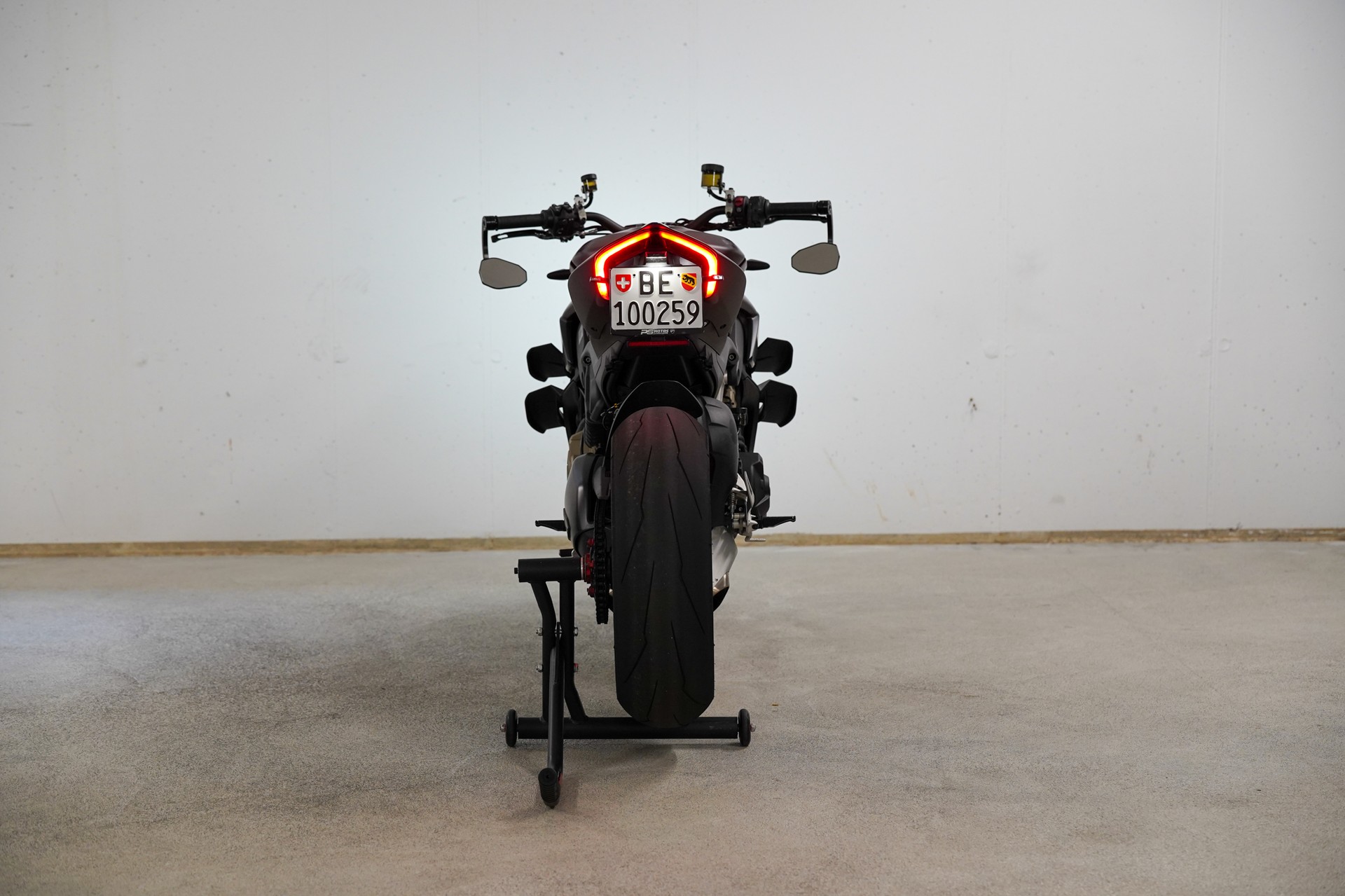 DUCATI Streetfighter V4 S-image-3