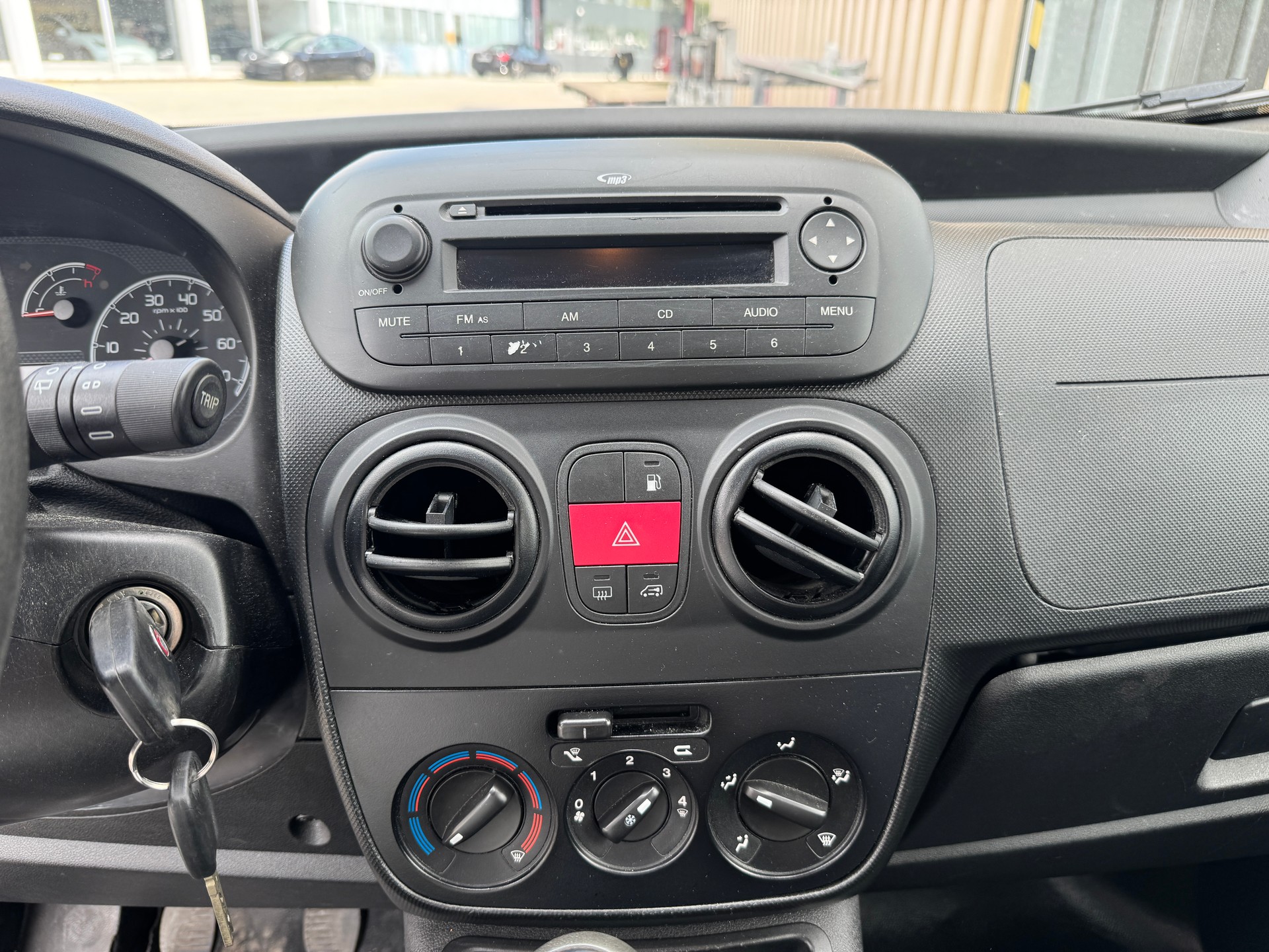 FIAT Fiorino 1.4 8V Natural Power Swiss-image-11