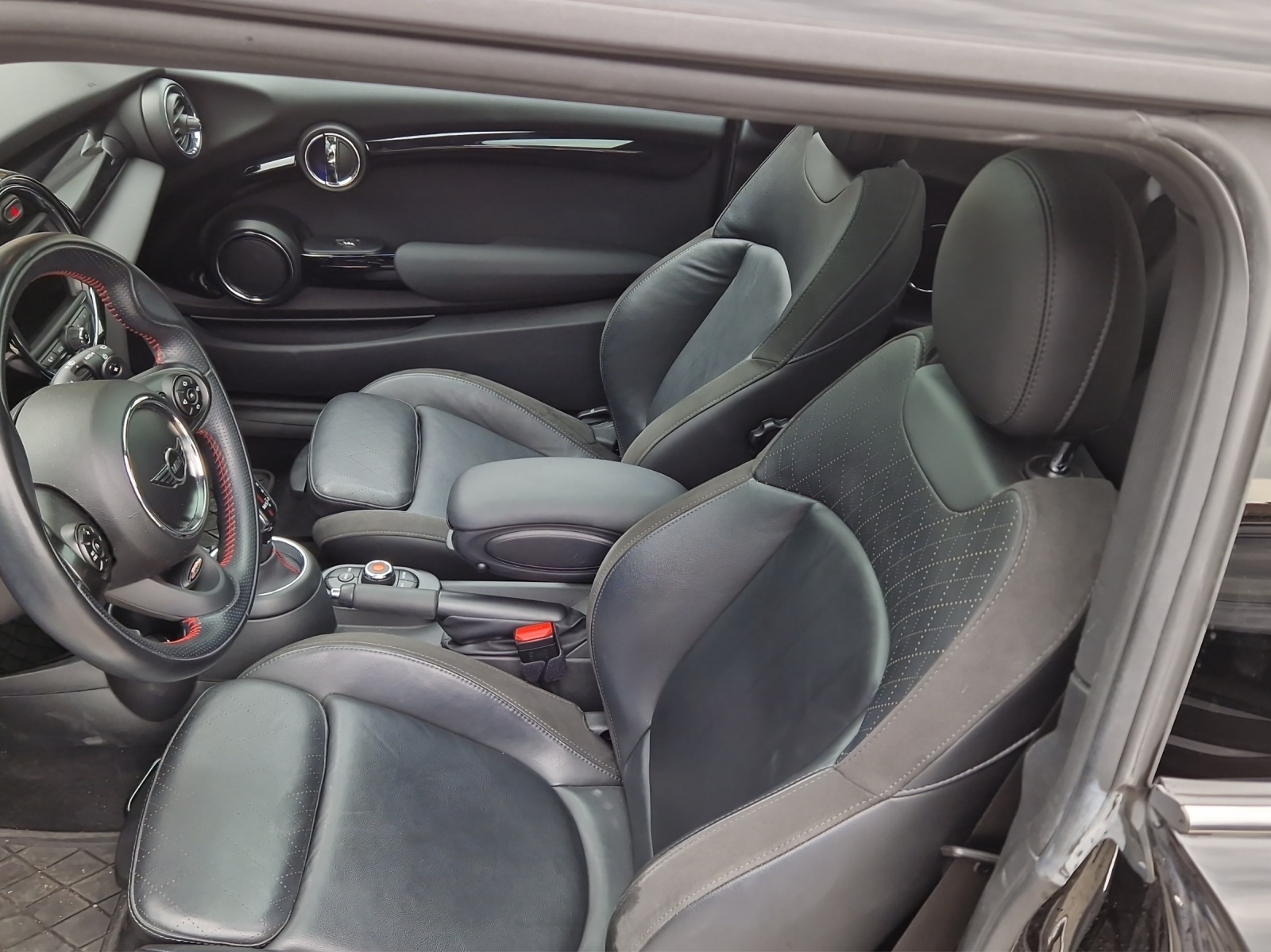 MINI Mini F56 2.0 SD Cooper SAG-showroom-element-2