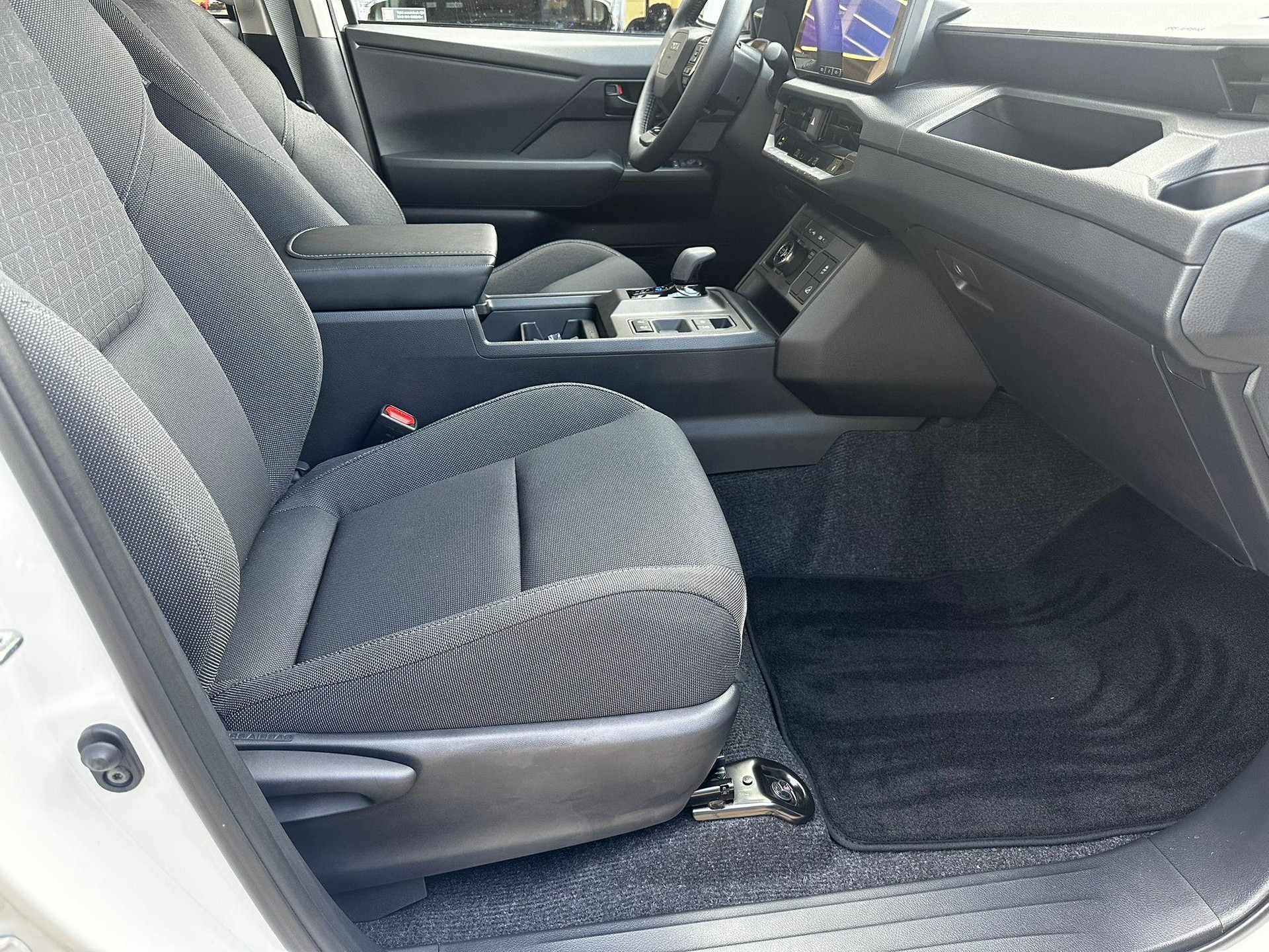 TOYOTA Hilux Double Cab.-Pick-up 59KWh Comfort-image-13