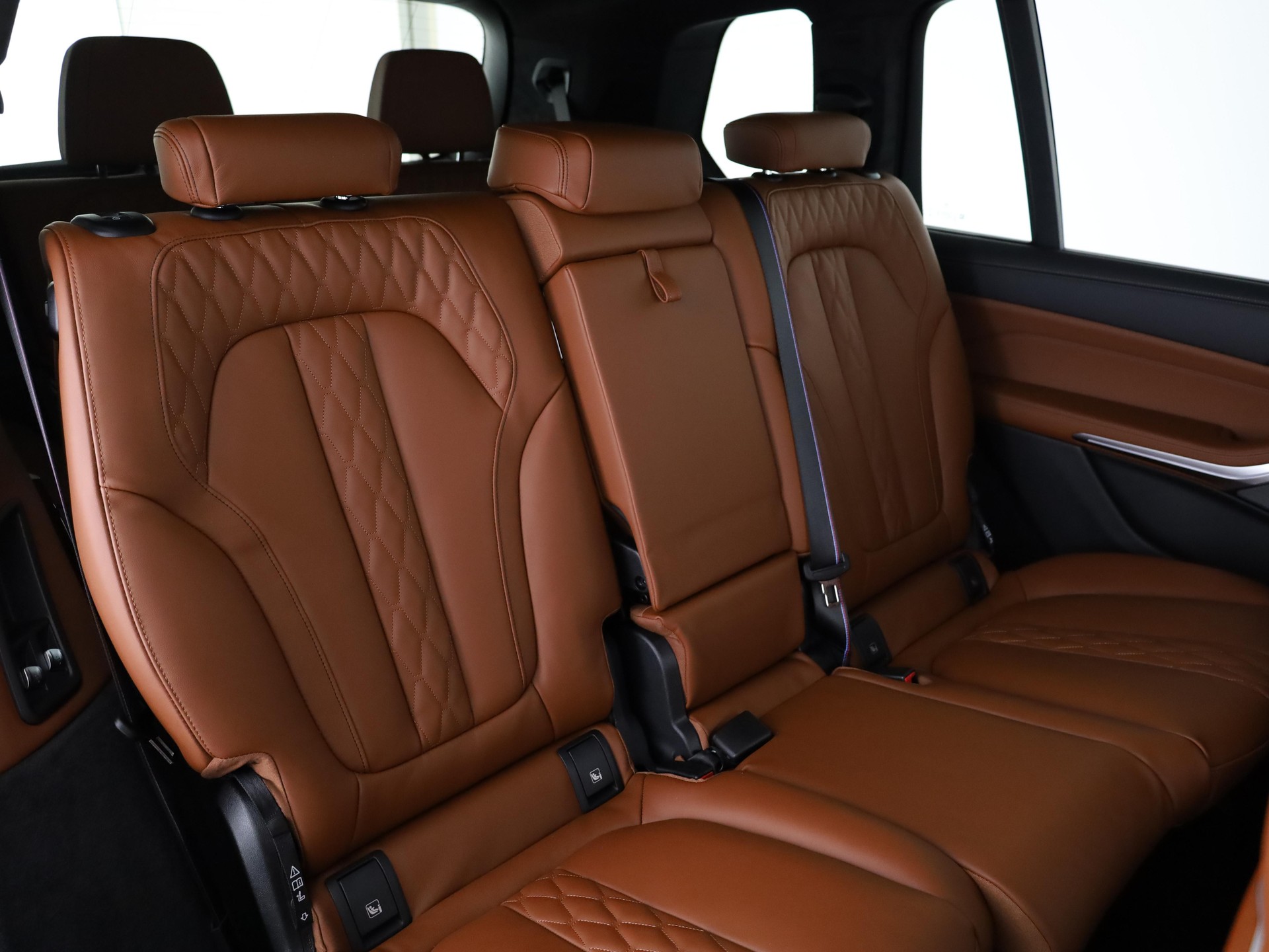 BMW X7 40i xDrive SAG-image-16