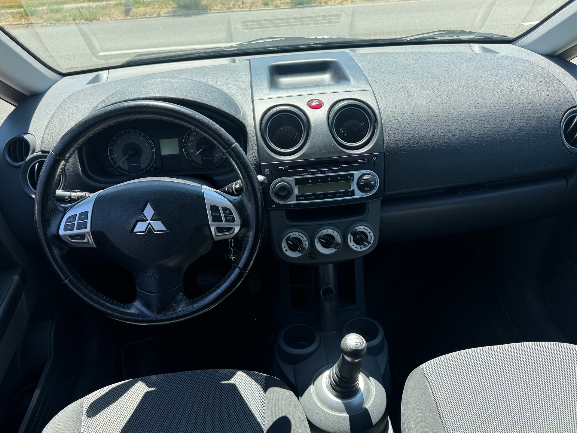 MITSUBISHI Colt 1.3 16V Jubilé (35) Allshift-image-5