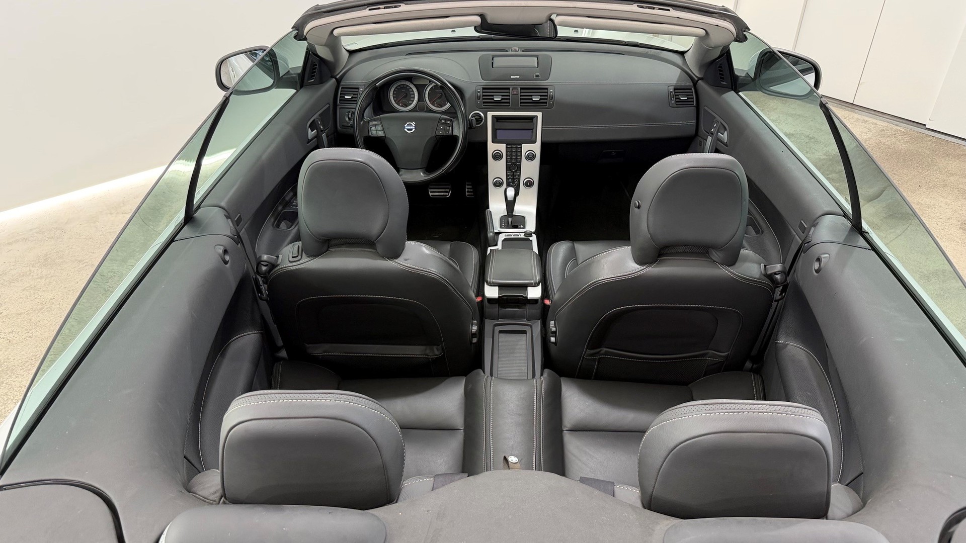 VOLVO C70 Cabriolet 2.5 20V T5 230 I-image-4
