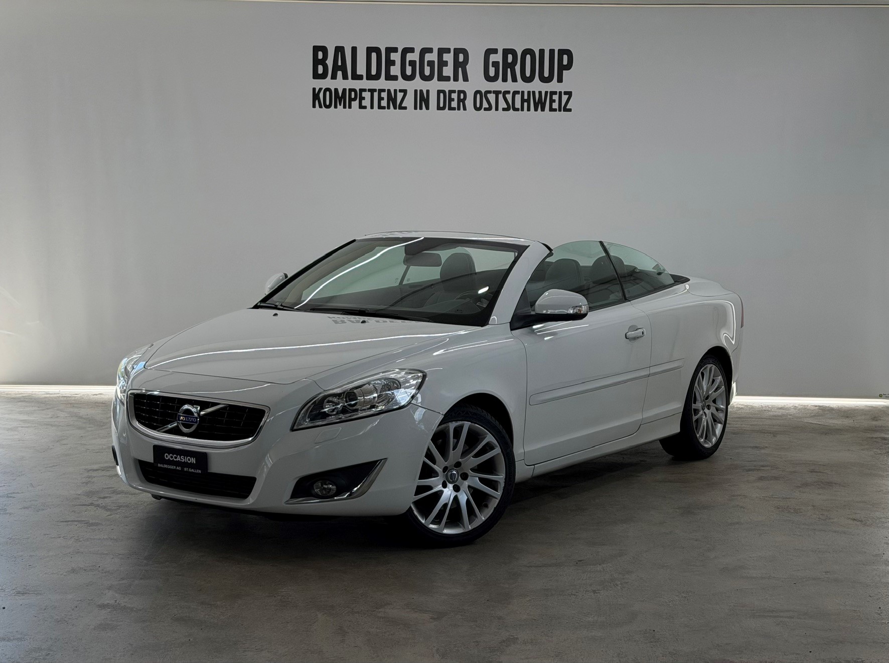 VOLVO C70 Cabriolet 2.5 20V T5 230 I-image-10