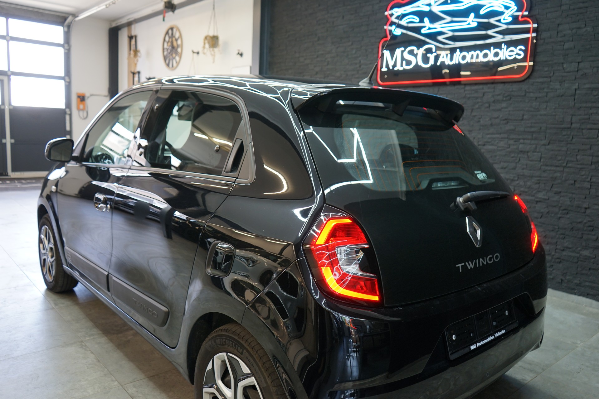 RENAULT Twingo TCe 95 Urban EDC-showroom-element-2