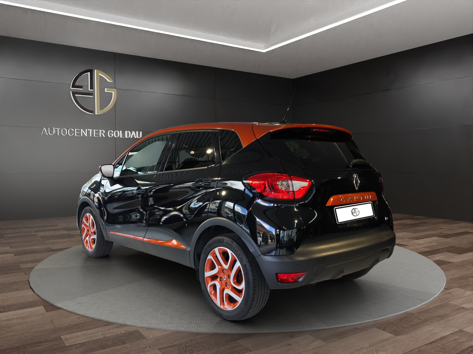RENAULT Captur 1.2 T 16V Privilège EDC-showroom-element-1