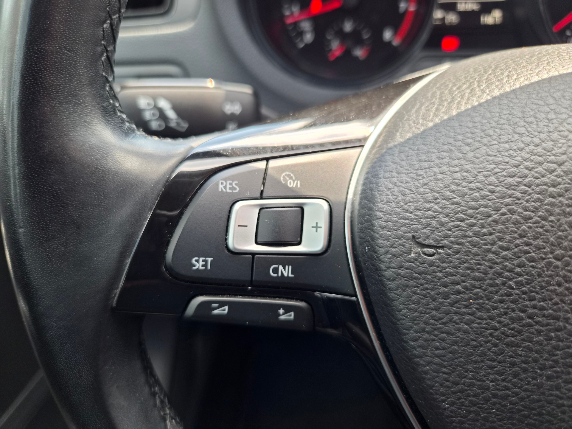 VW Polo 1.2 TSI BMT Value-image-15