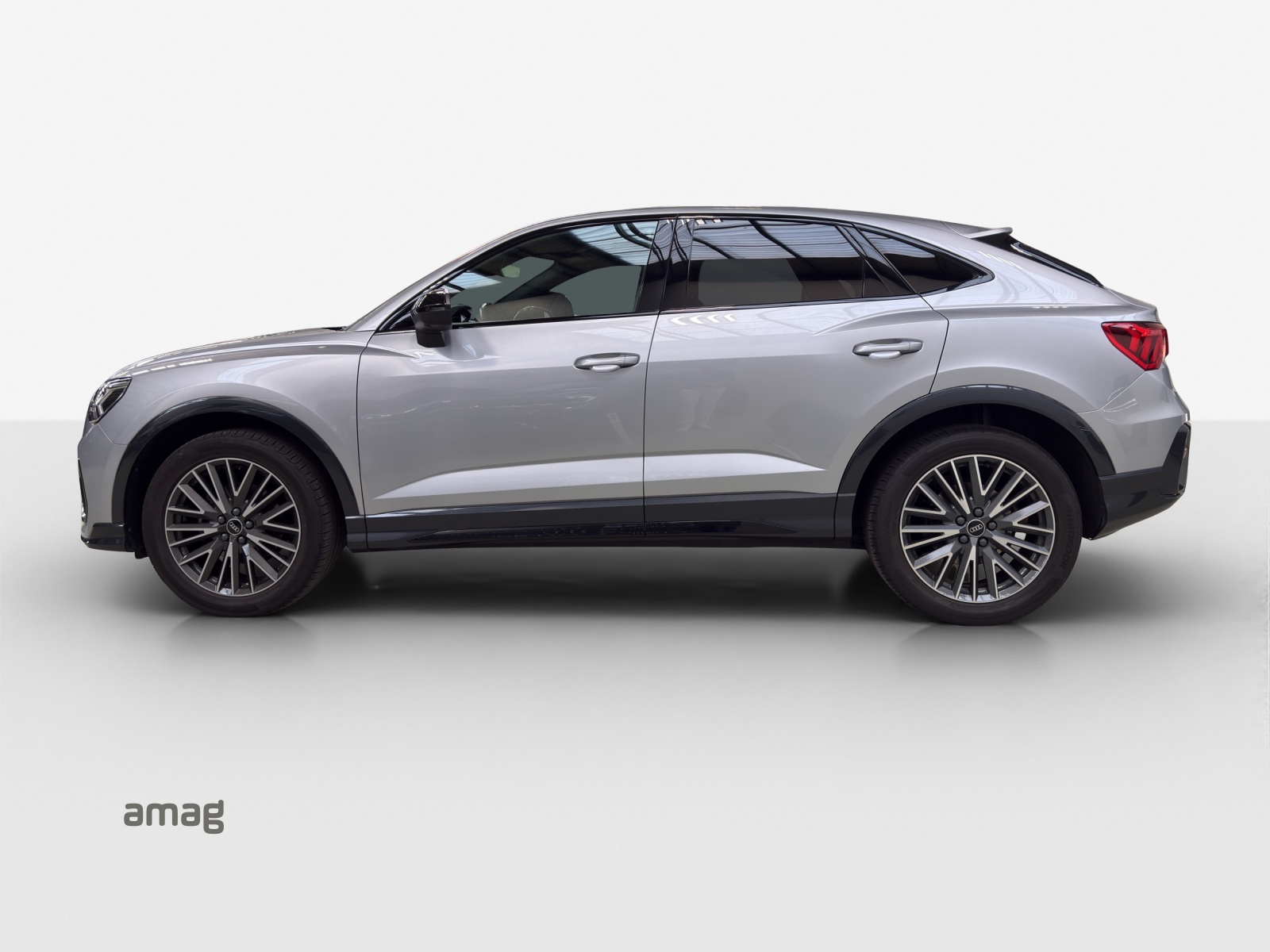 AUDI Q3 Sportback 35 TFSI Attraction S-tronic-showroom-element-1