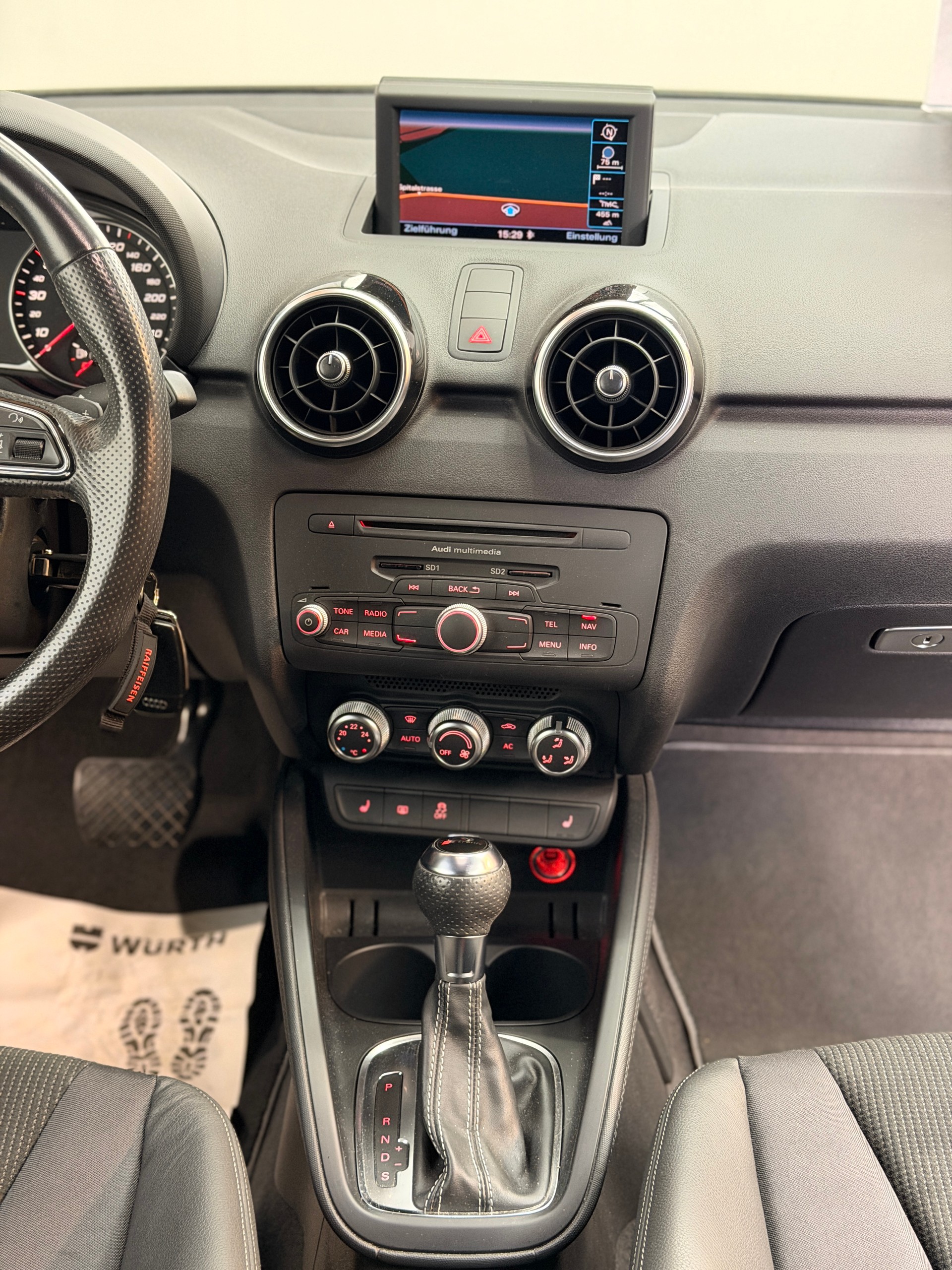 AUDI A1 Sport 1.4 TFSI Ambition S-tronic-image-8