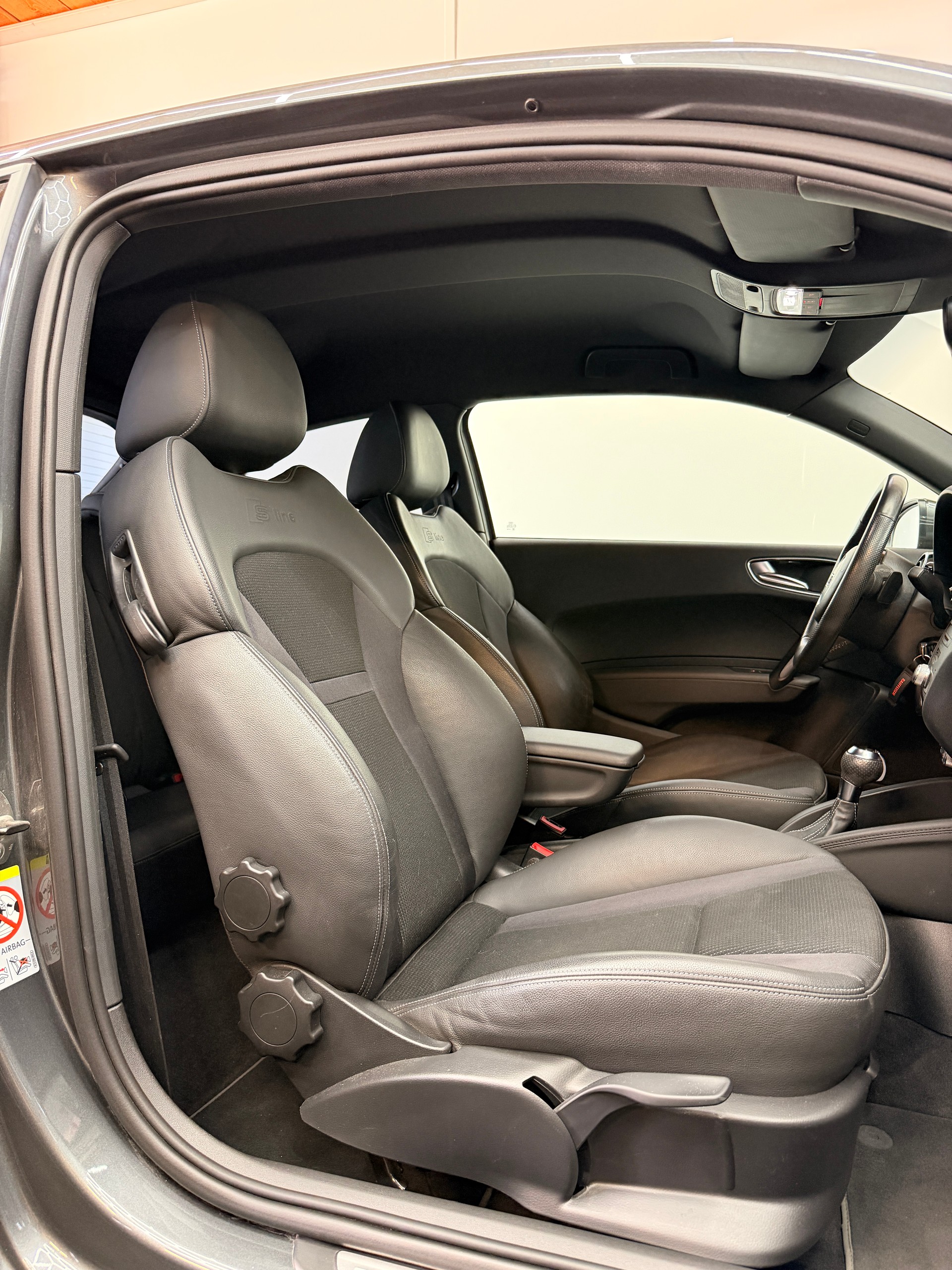 AUDI A1 Sport 1.4 TFSI Ambition S-tronic-image-6