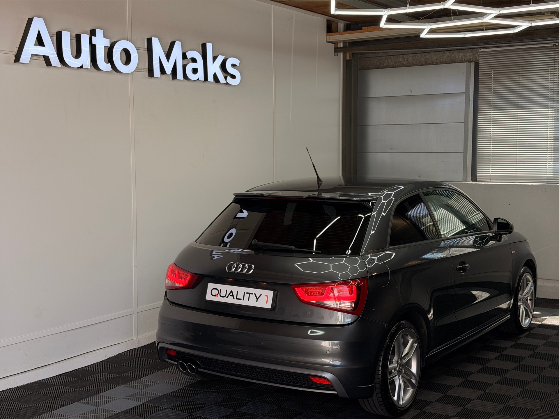 AUDI A1 Sport 1.4 TFSI Ambition S-tronic-showroom-element-1