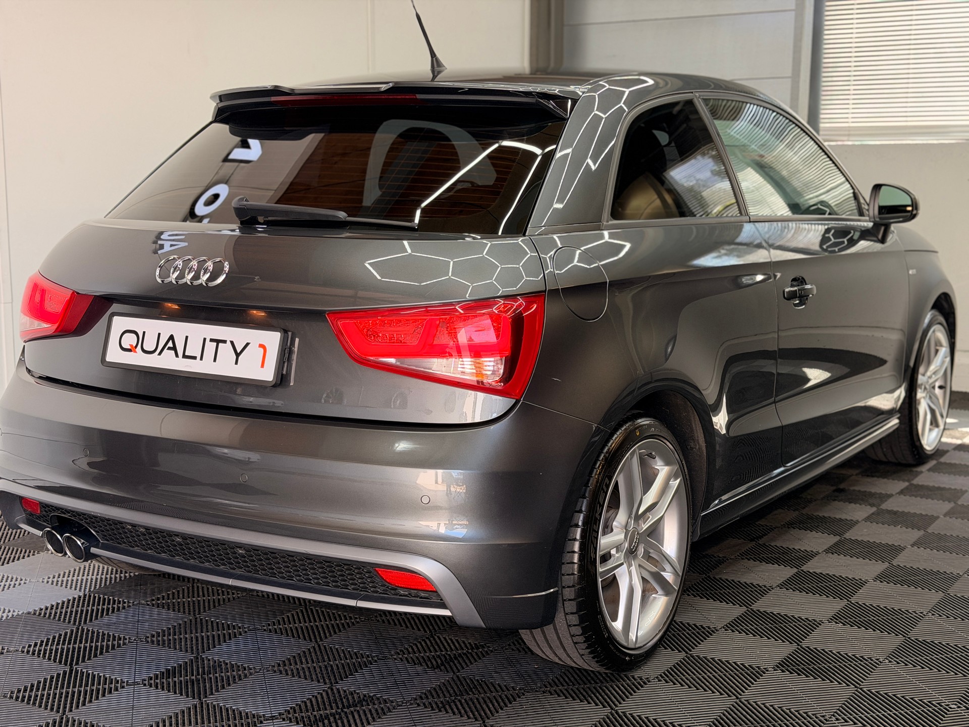 AUDI A1 Sport 1.4 TFSI Ambition S-tronic-showroom-element-2