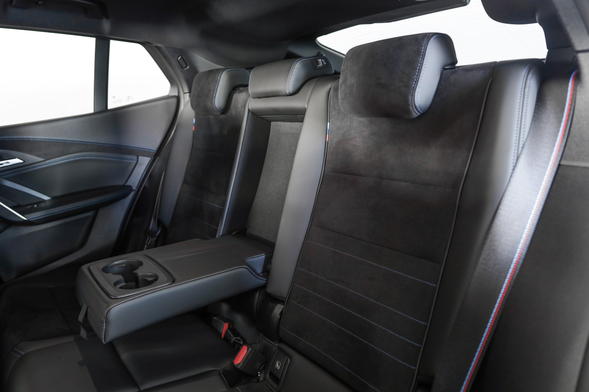 BMW iX2 eDrive 20 M Sport Pro-image-16