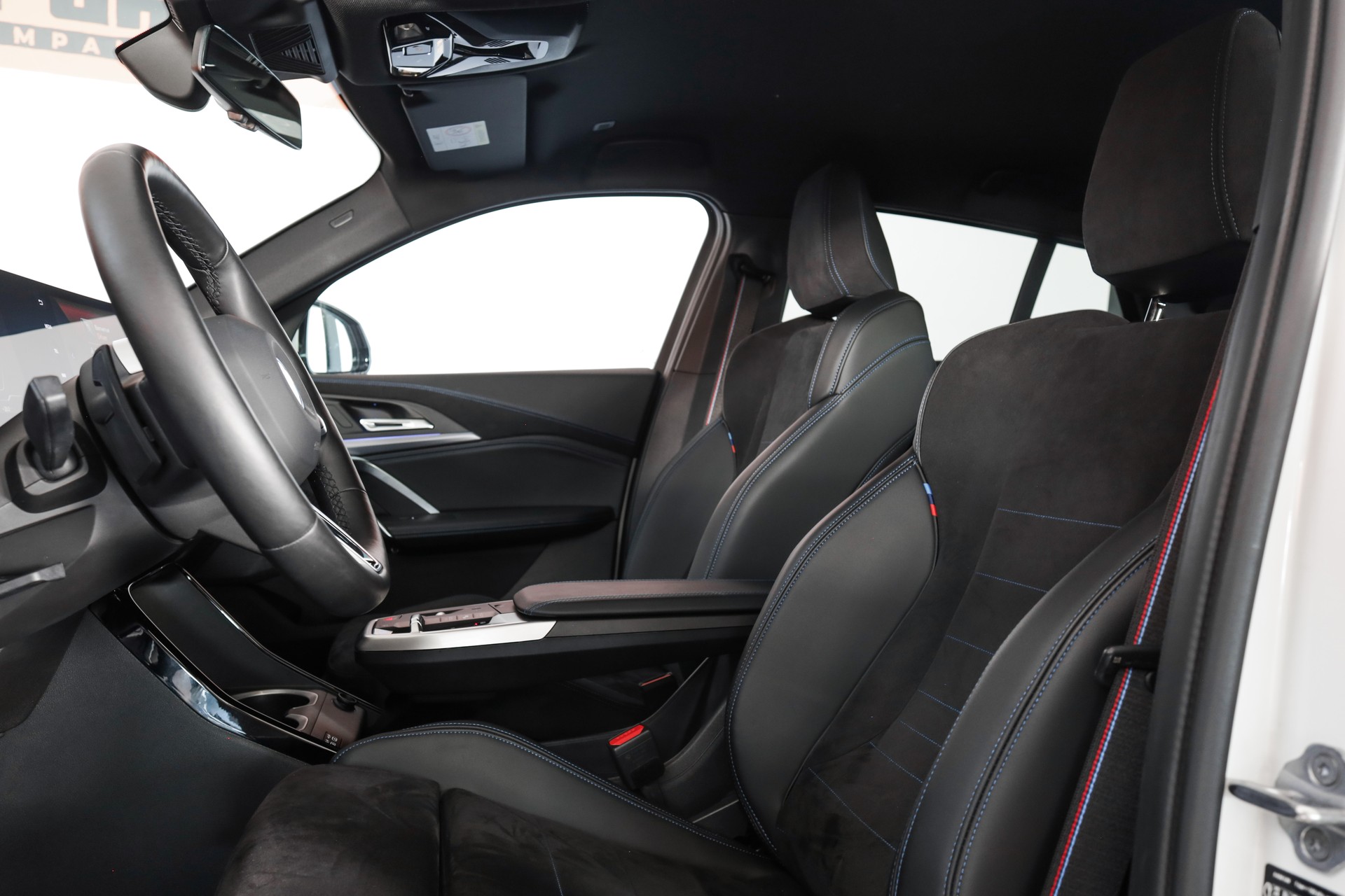 BMW iX2 eDrive 20 M Sport Pro-image-13