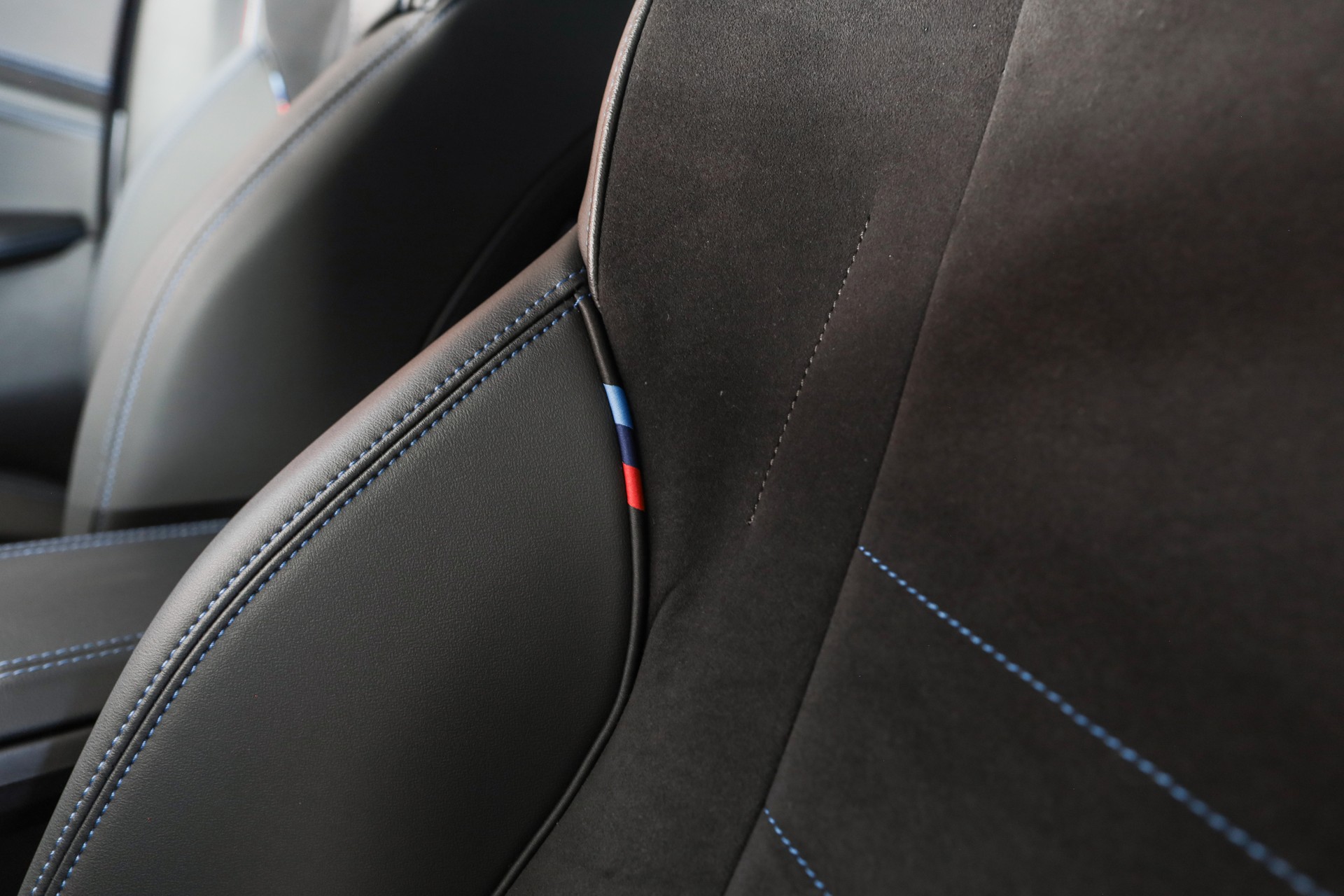 BMW iX2 eDrive 20 M Sport Pro-image-17