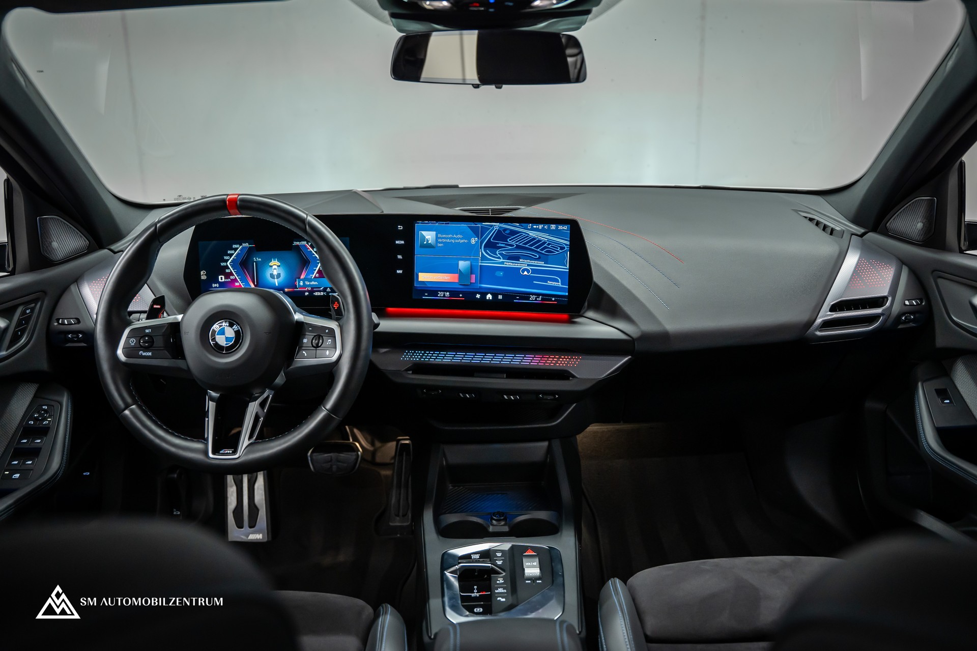 BMW M135i xDrive / Head-Up / 360° / Memorysitze / Iconic Glow-image-16