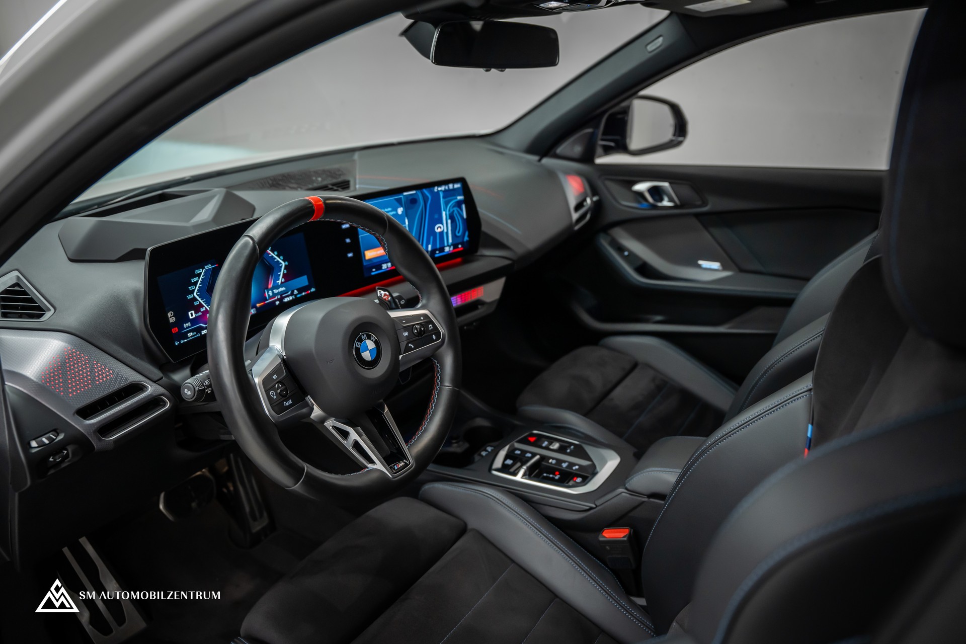 BMW M135i xDrive / Head-Up / 360° / Memorysitze / Iconic Glow-image-17