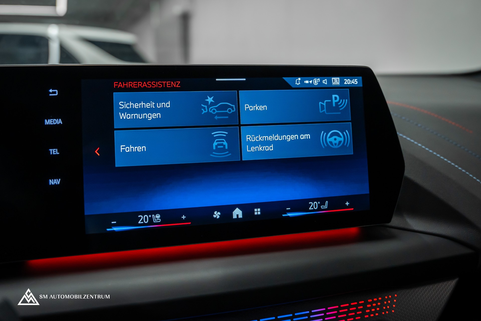 BMW M135i xDrive / Head-Up / 360° / Memorysitze / Iconic Glow-image-33